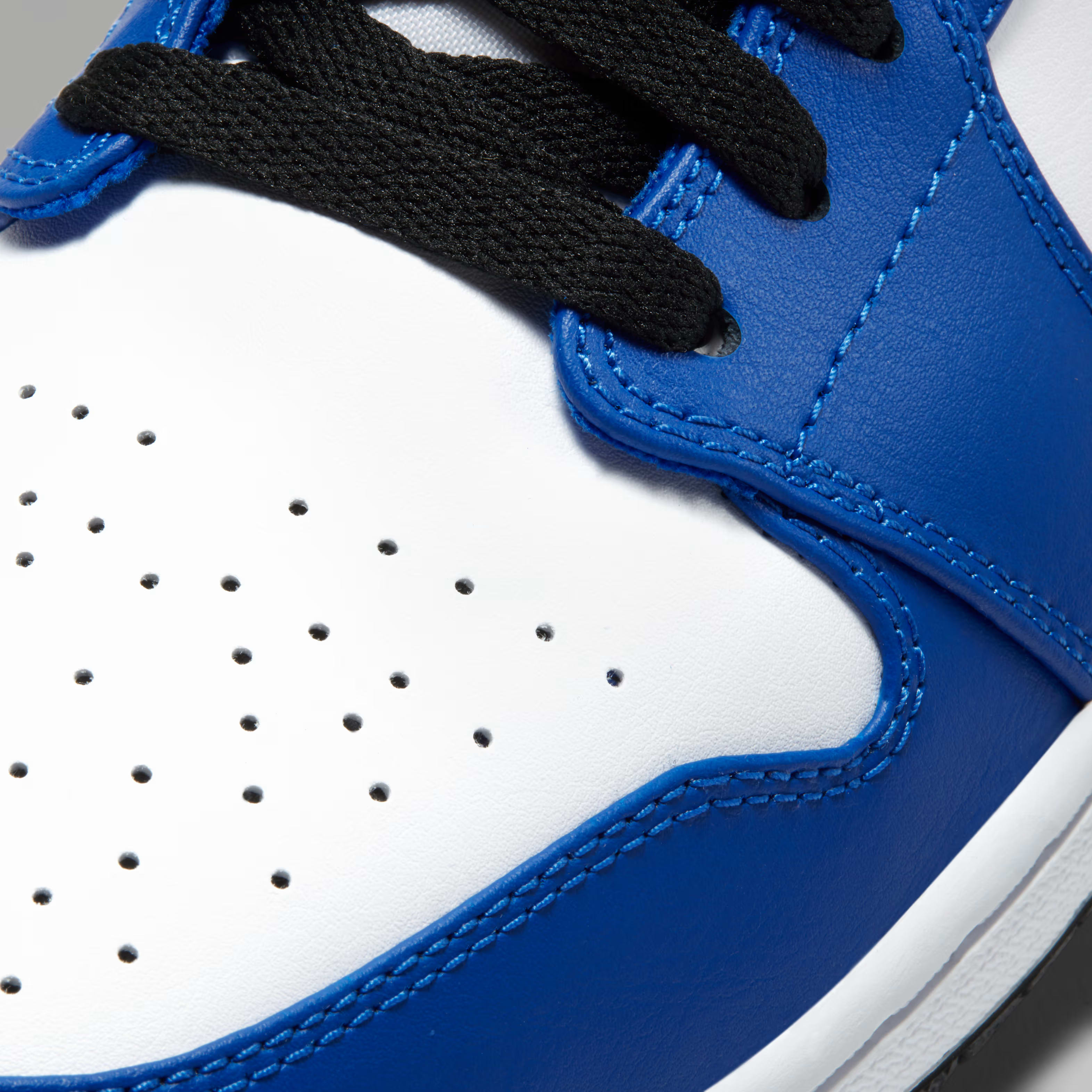 Air Jordan 1 Low "Hyper Royal"