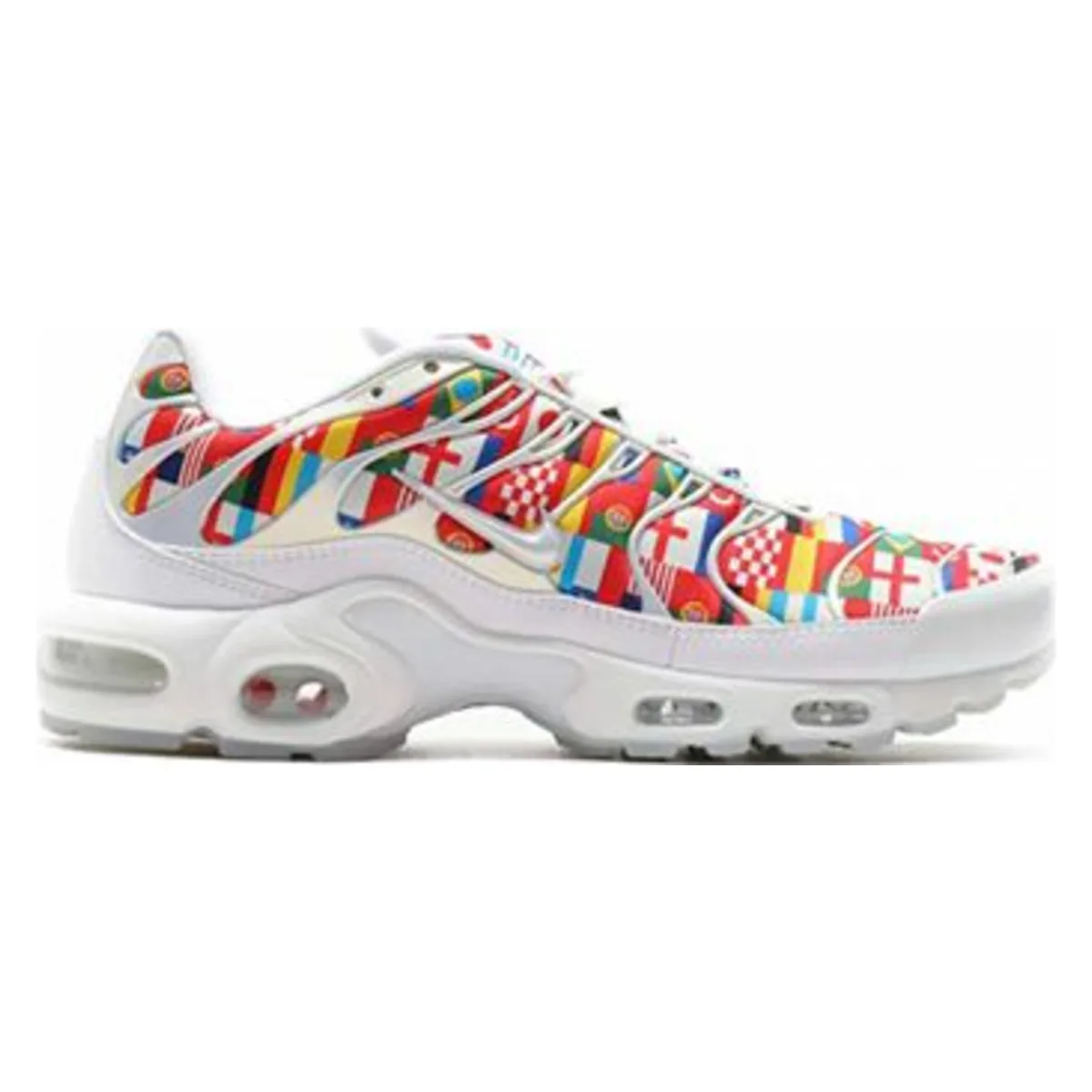 Nike Air Max Plus NIC QS "International Flag Pack"