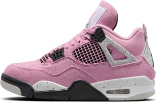 Jordan komt dit jaar met deze roze Air Jordan 4 Sneaker Squad