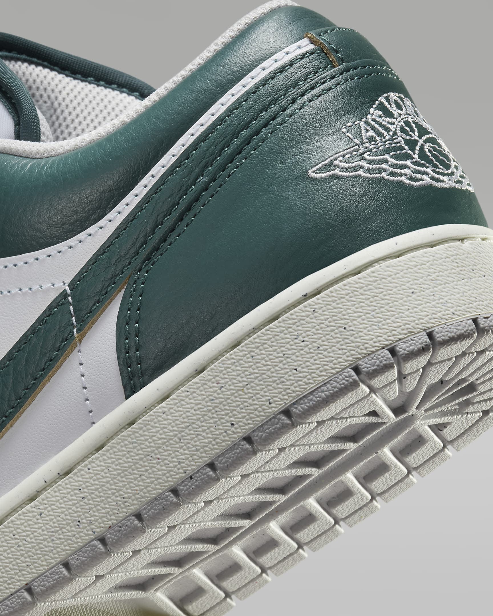 Air Jordan 1 Low SE "Oxidized Green"