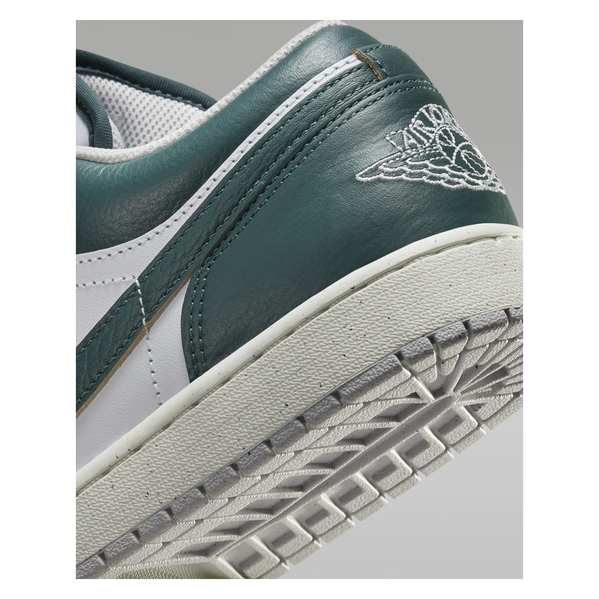 Air Jordan 1 Low SE "Oxidized Green"