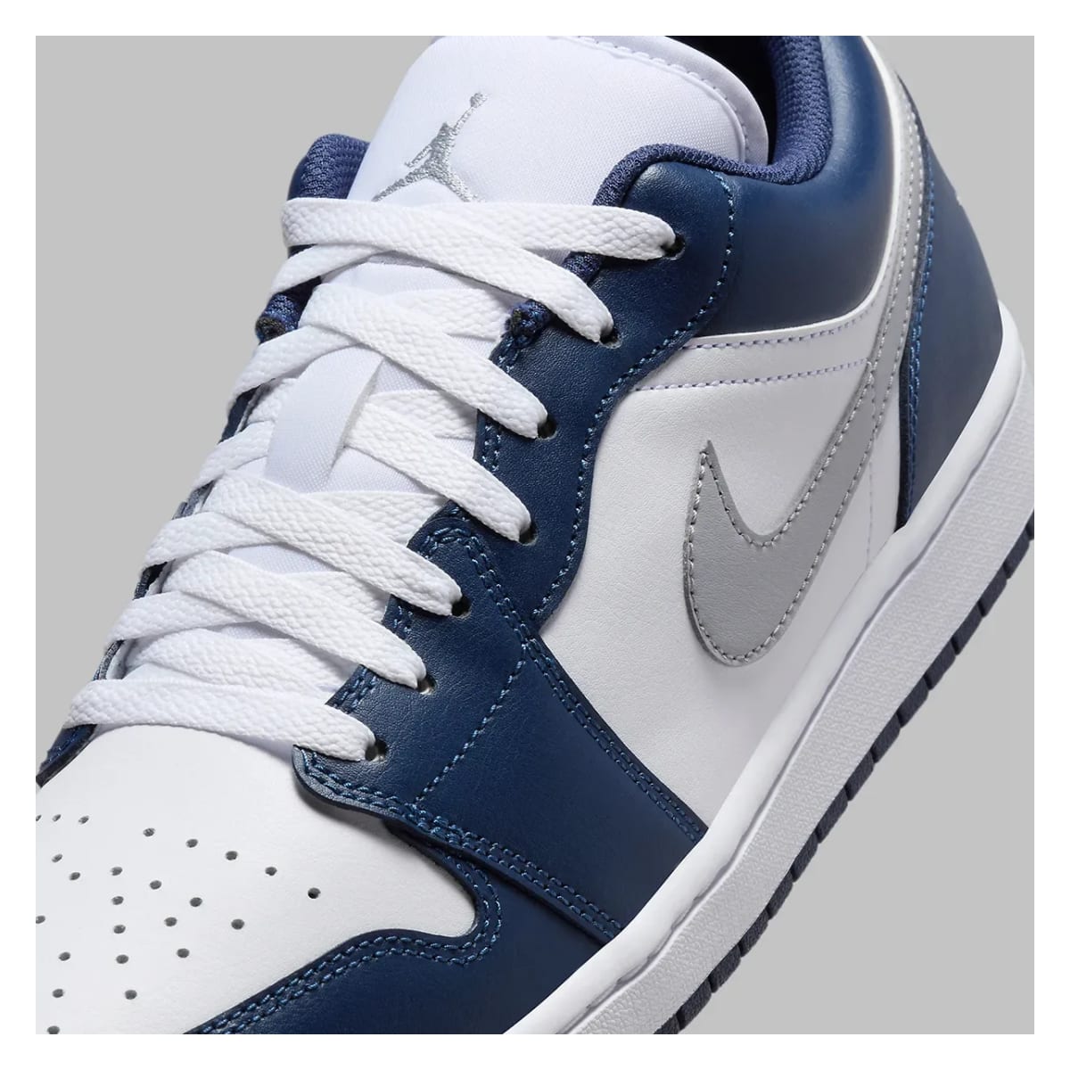 Air Jordan 1 Low "White Midnight Navy"