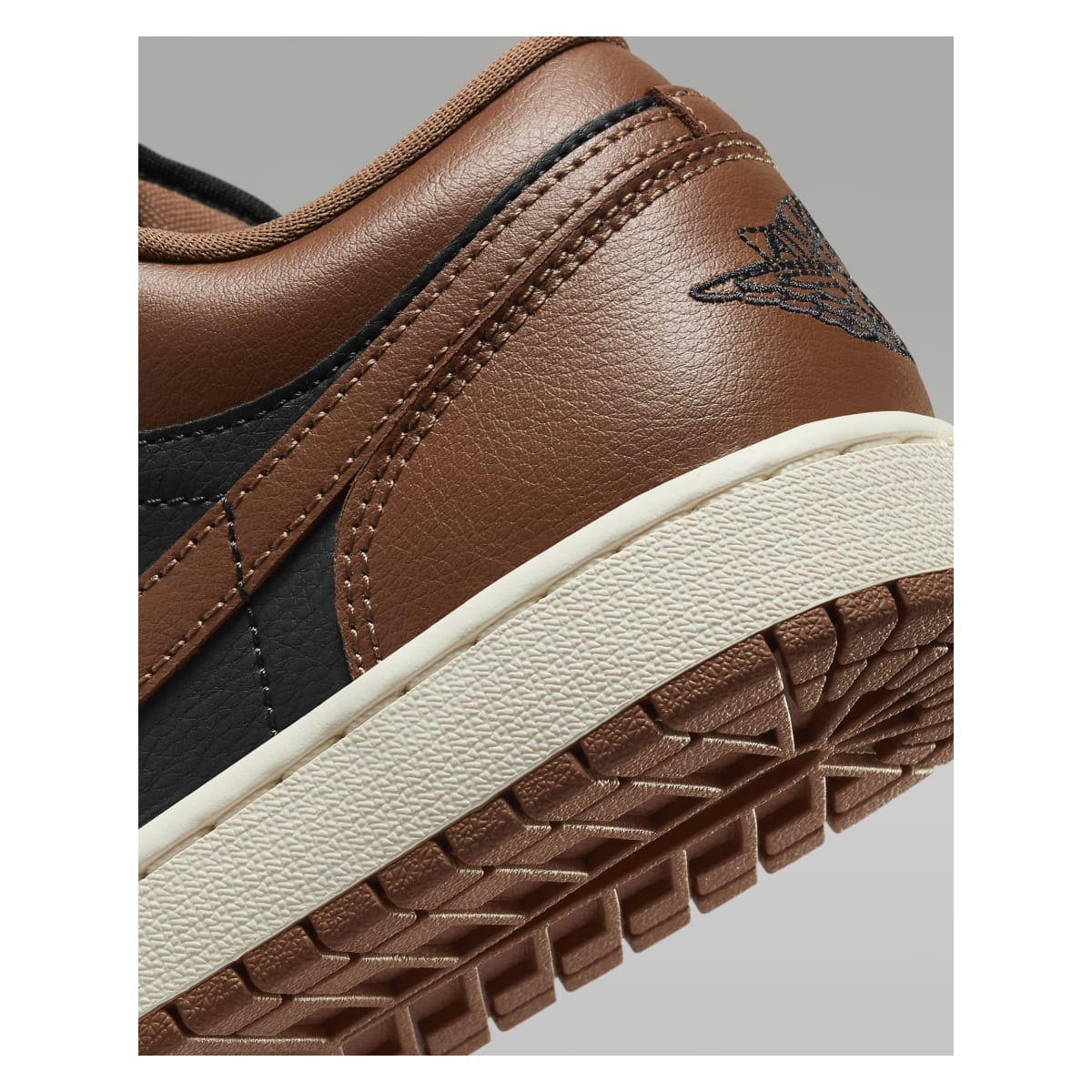 Air Jordan 1 Low Wmns "Archaeo Brown"