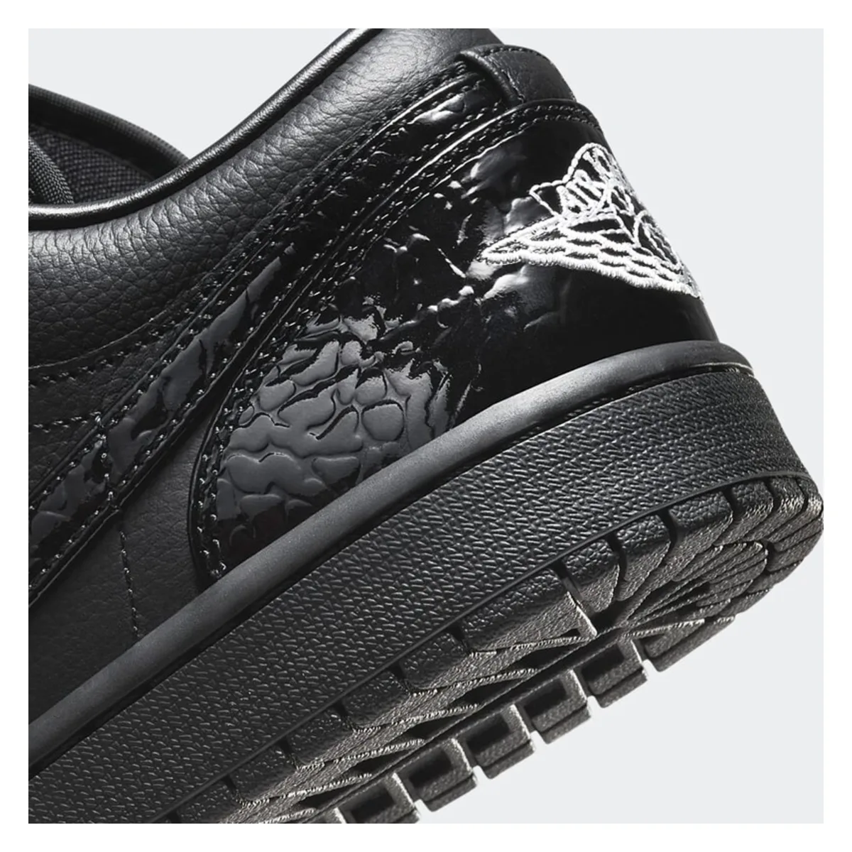 Air Jordan 1 Low Wmns "Black Croc"