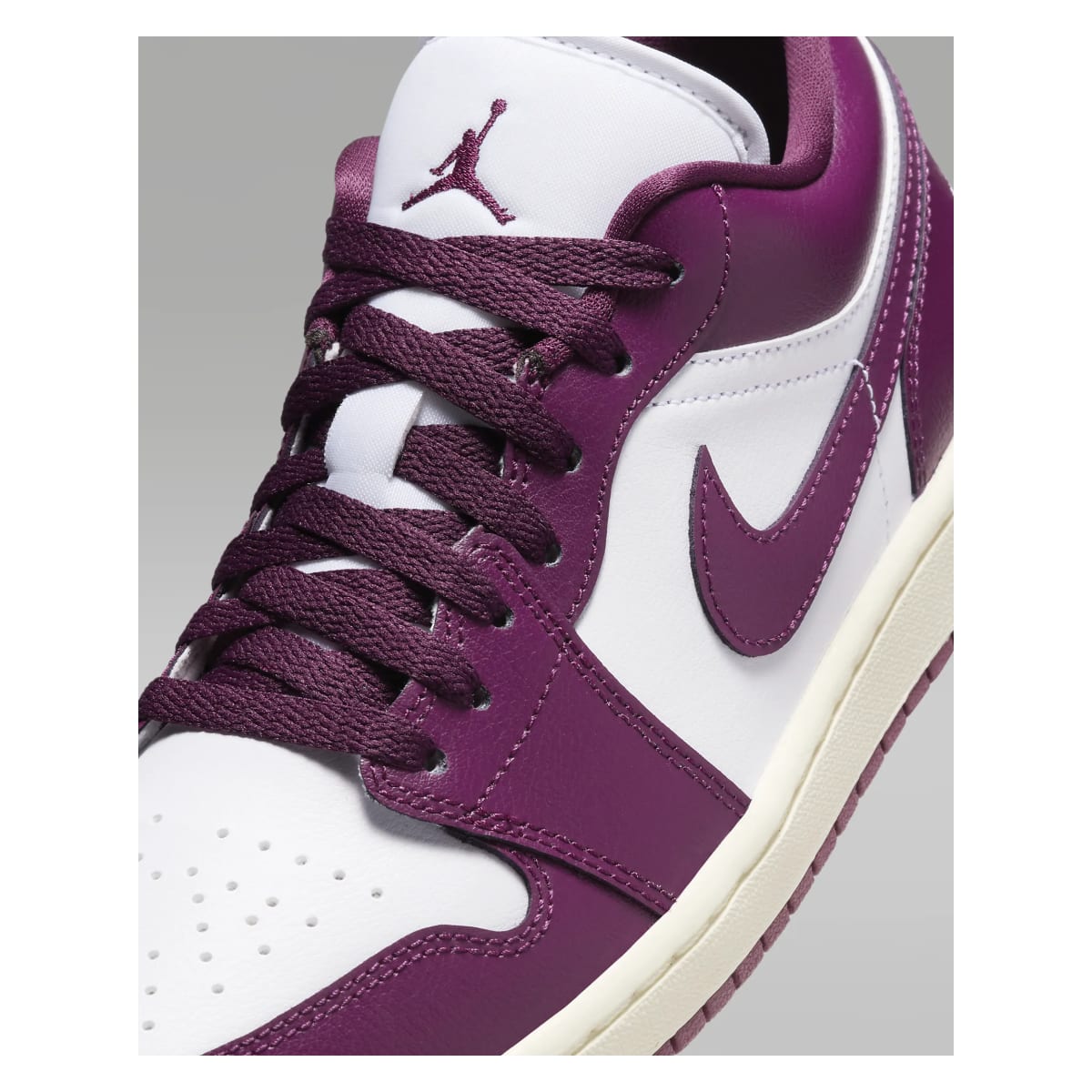 Air Jordan 1 Low Wmns "Bordeaux"