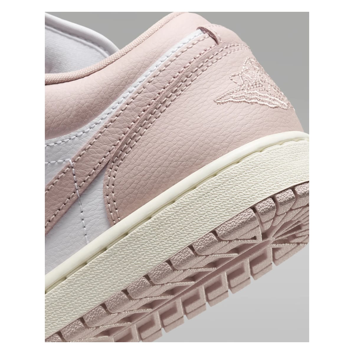 Air Jordan 1 Low Wmns "Pink Oxford"