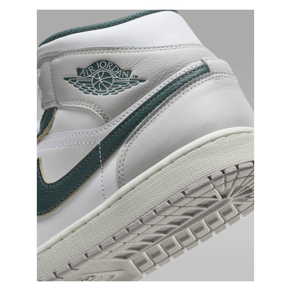 Air Jordan 1 Mid SE "Oxidized Green"