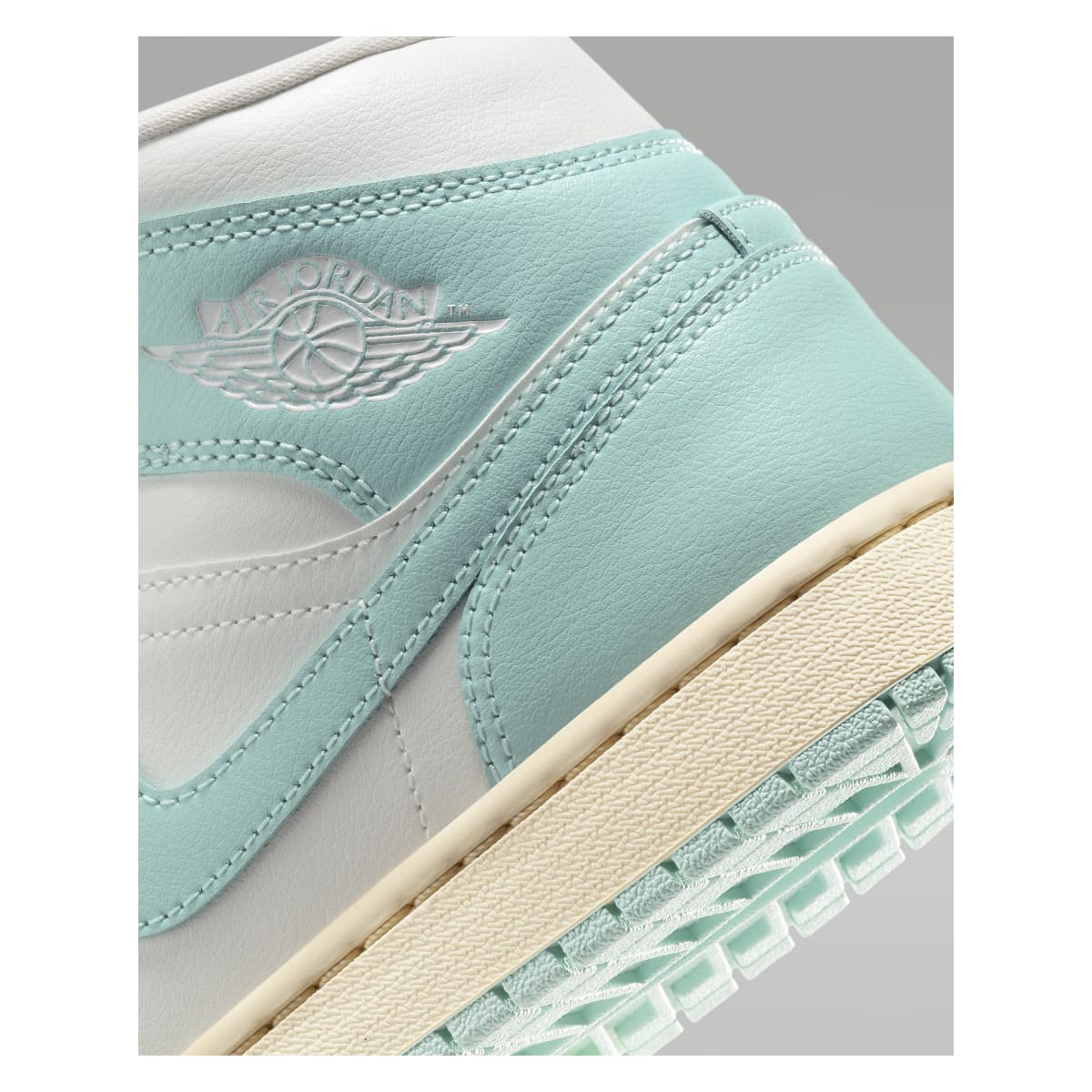 Air Jordan 1 Mid Wmns "Light Dew"