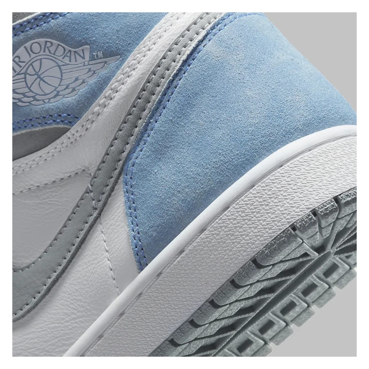Air Jordan 1 Retro High OG "Hyper Royal"