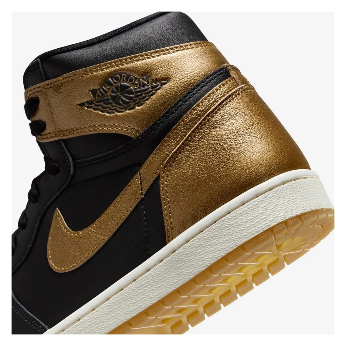 Air Jordan 1 Retro High OG "Metallic Gold"