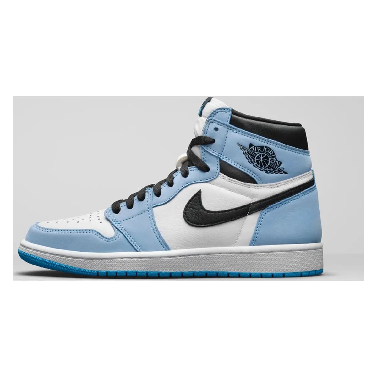 Air Jordan 1 Retro High OG University Blue Sneaker Squad
