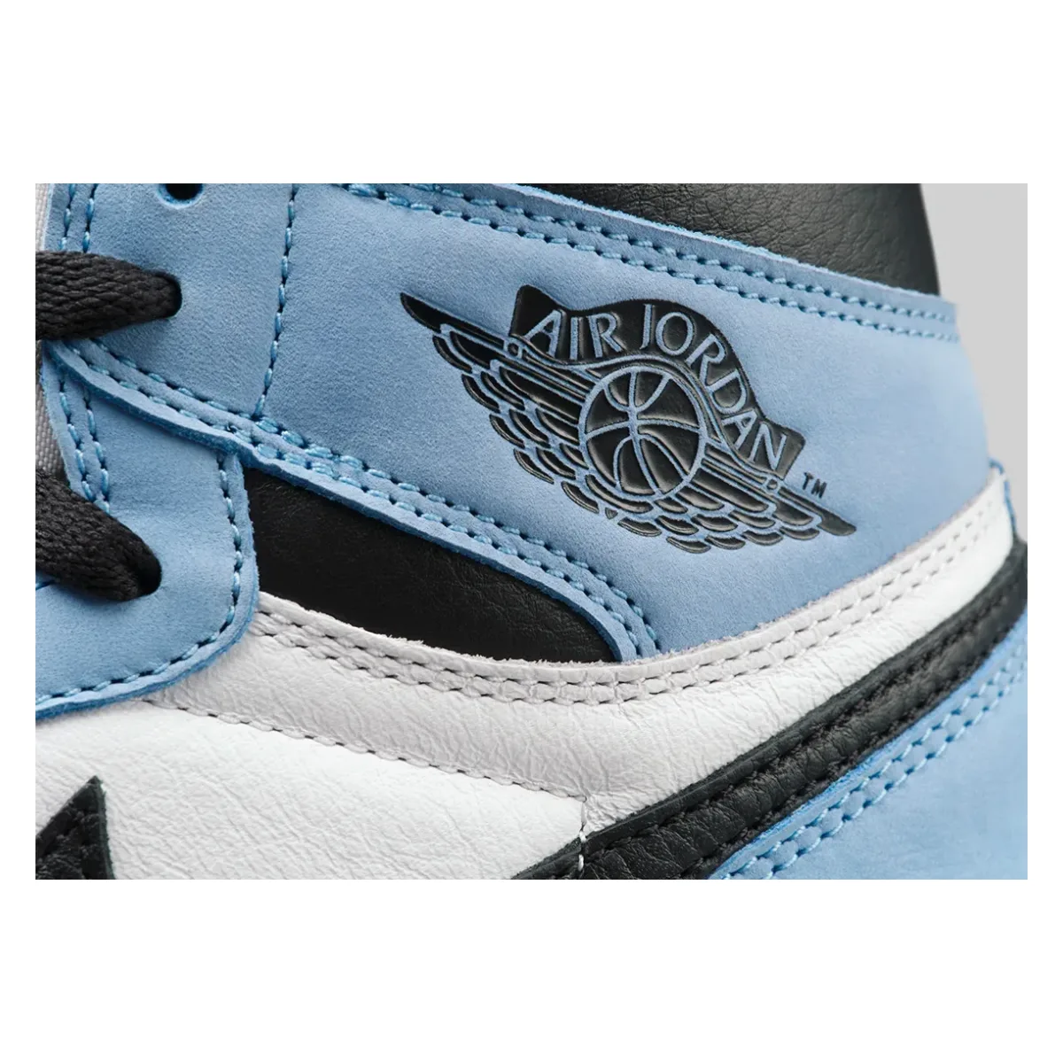 Air Jordan 1 Retro High OG "University Blue"