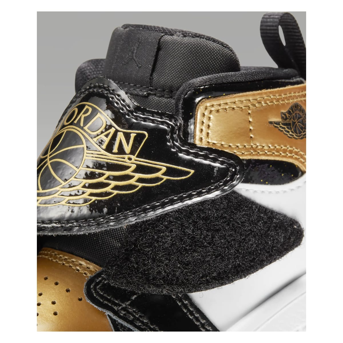 Air Jordan 1 SE Sky TD "Metallic Gold"