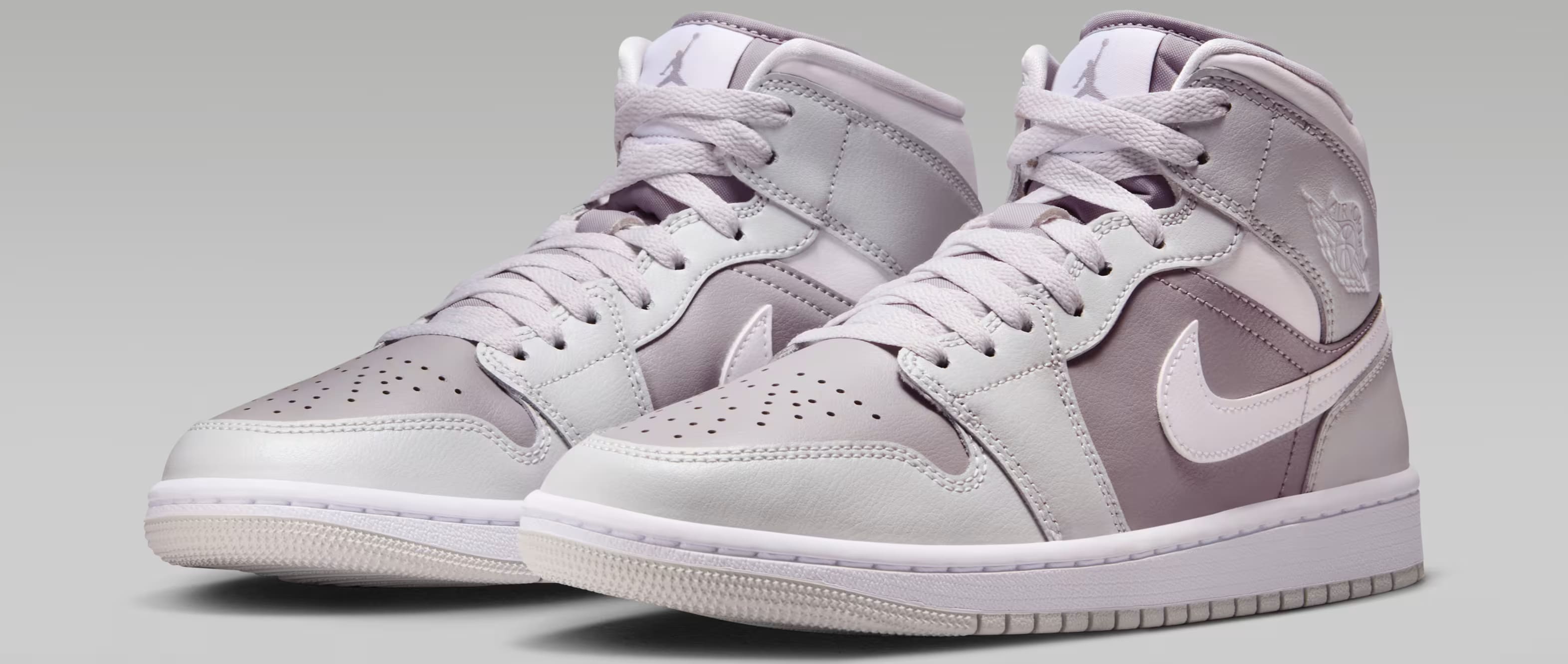 Air Jordan 1 Mid Wmns "Atmosphere Grey"