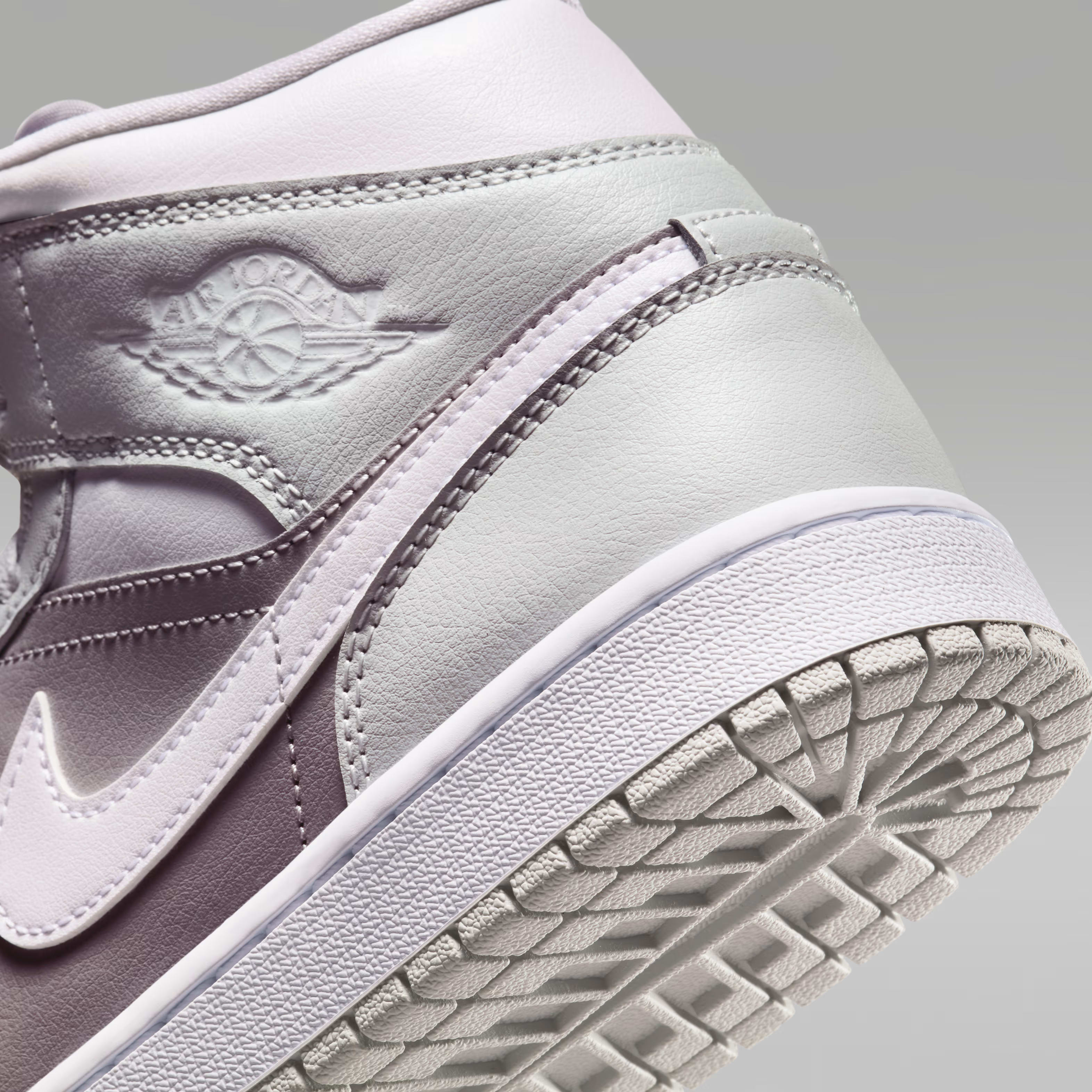 Air Jordan 1 Mid Wmns "Atmosphere Grey"