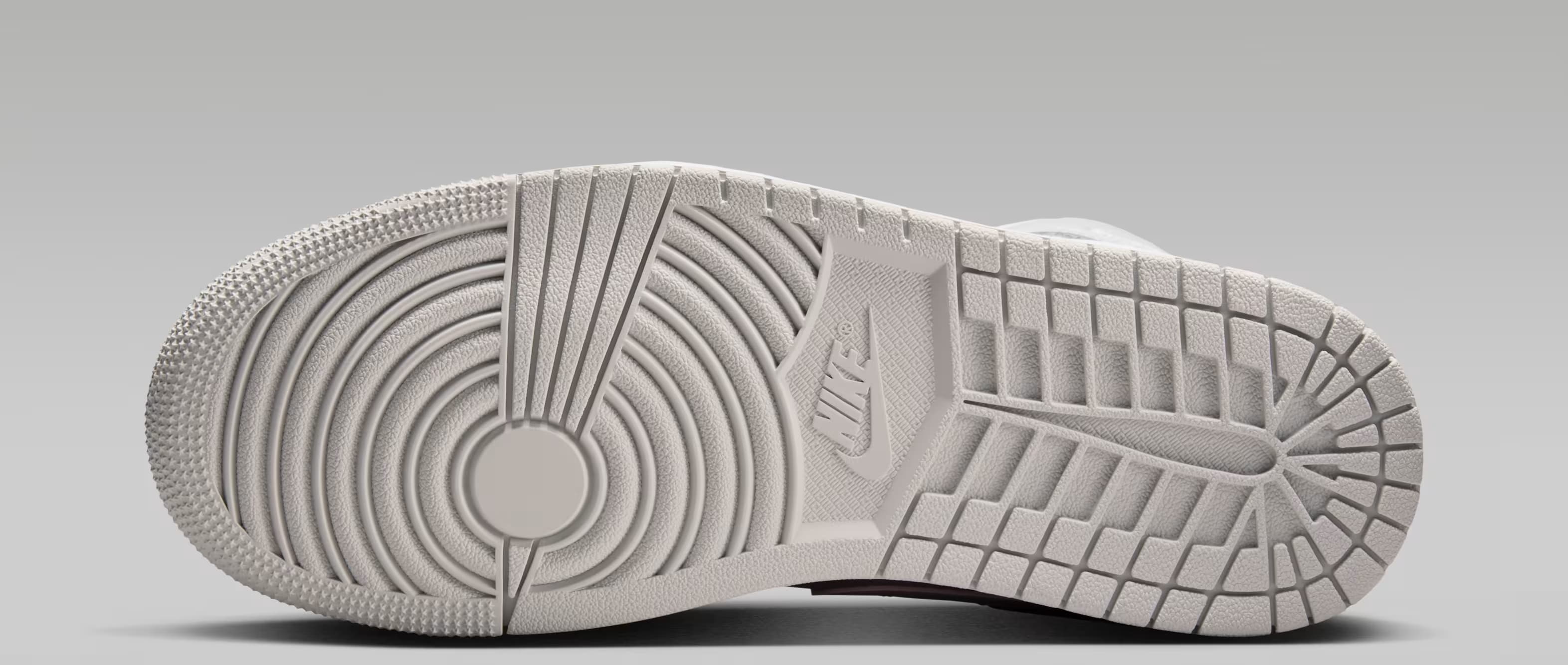 Air Jordan 1 Mid Wmns "Atmosphere Grey"