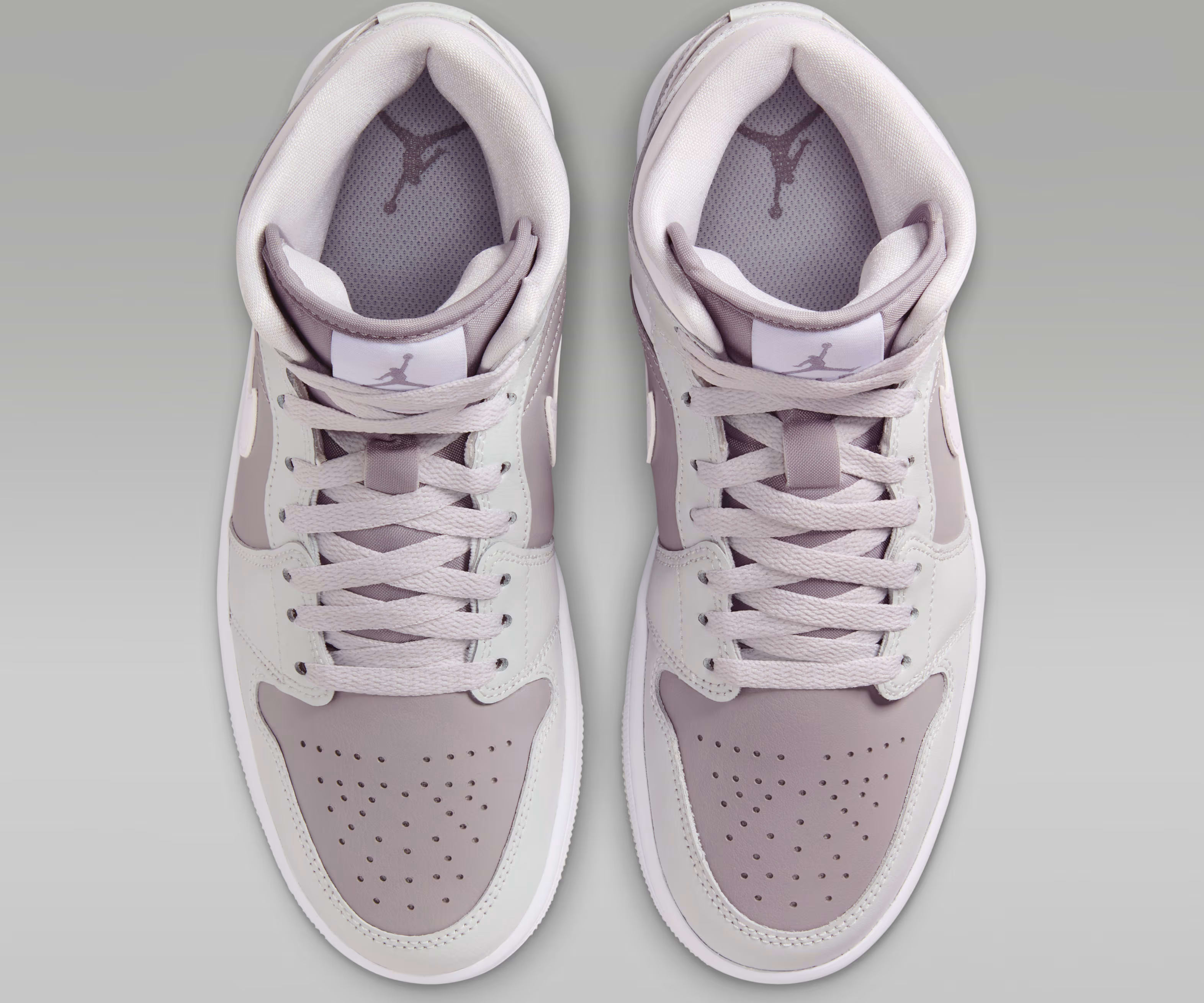 Air Jordan 1 Mid Wmns "Atmosphere Grey"