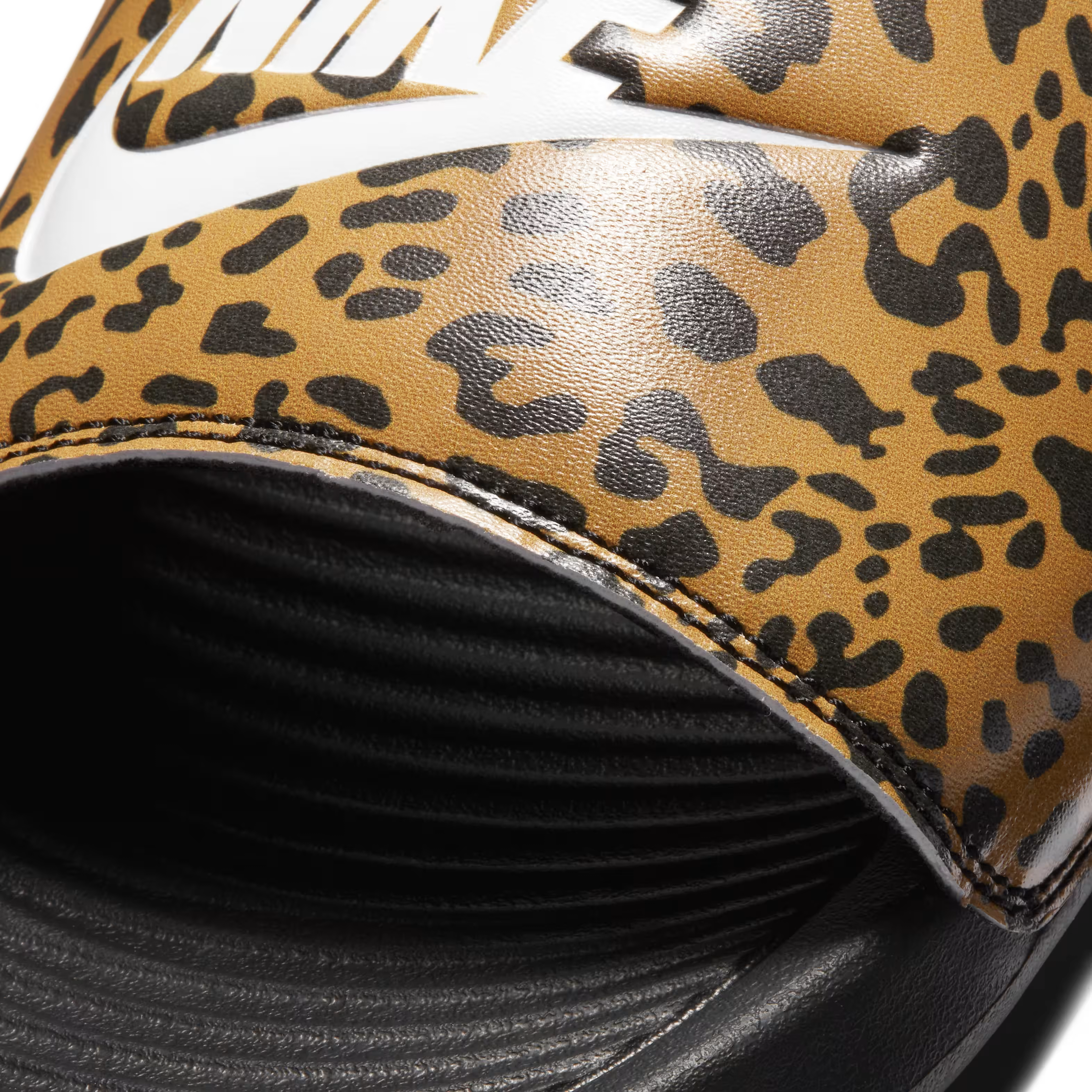 Nike Victori One Wmns "Cheetah Print"