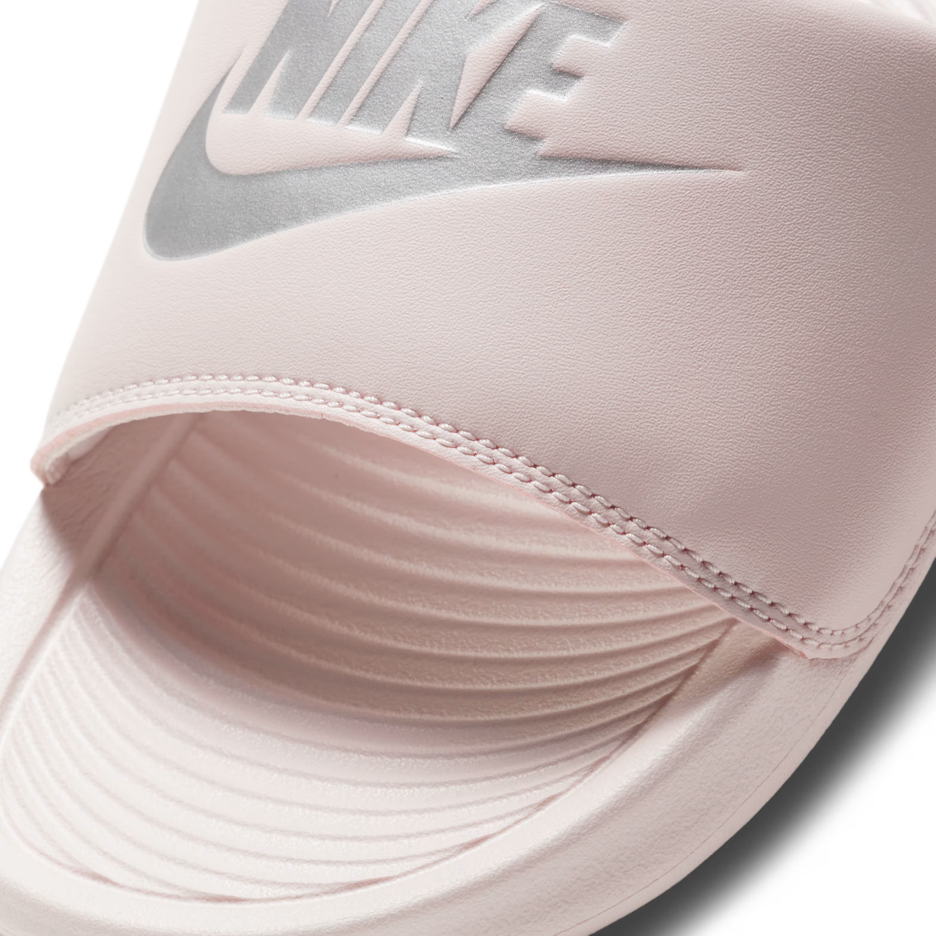 Nike Victori One Barely Rose Metallic Silver Barely Rose (Women's)