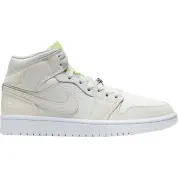 Air Jordan 1 WMNS Mid "Ghost Green"