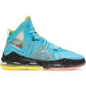 Nike LeBron 19 Christmas