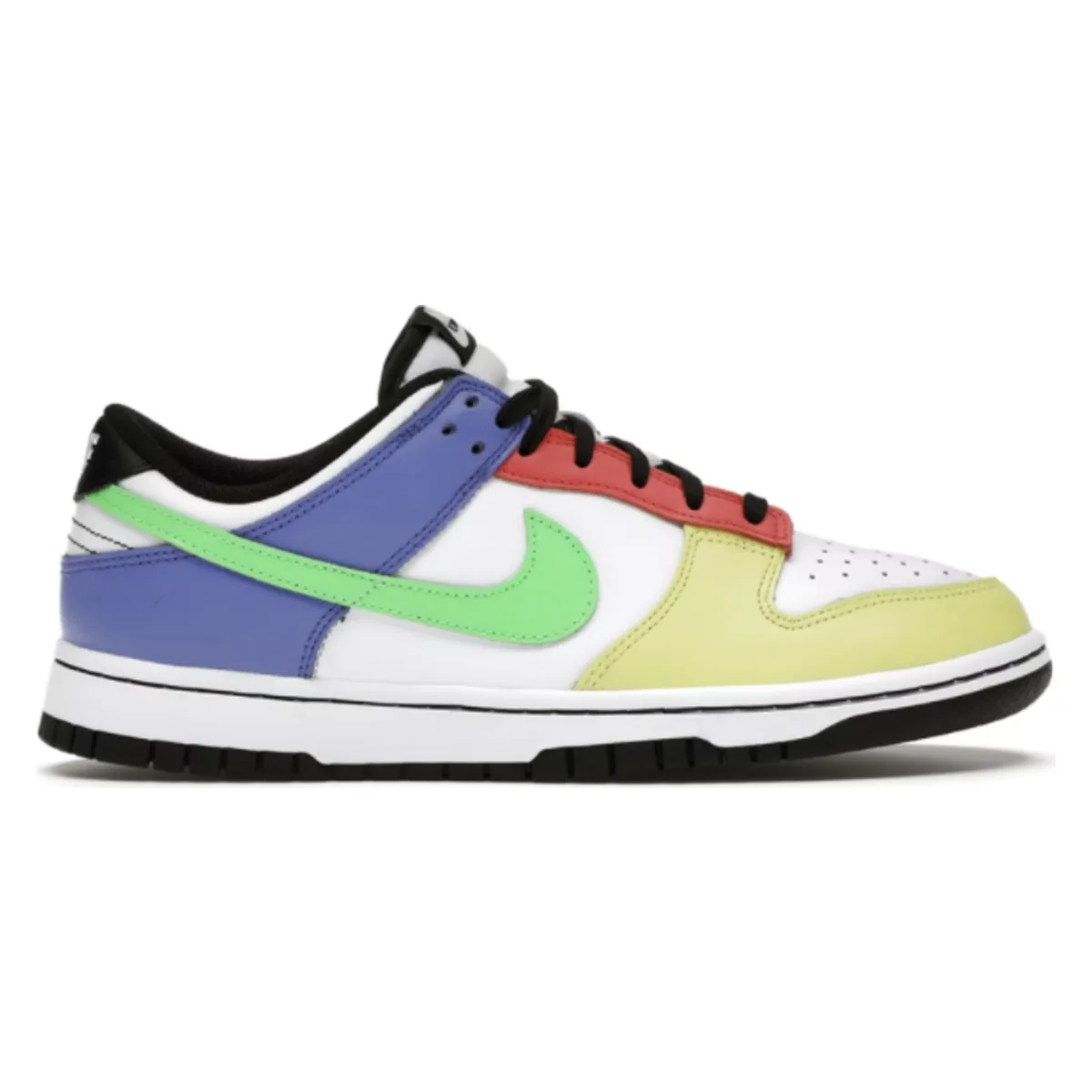 Nike Dunk Low WMNS "Green Strike"