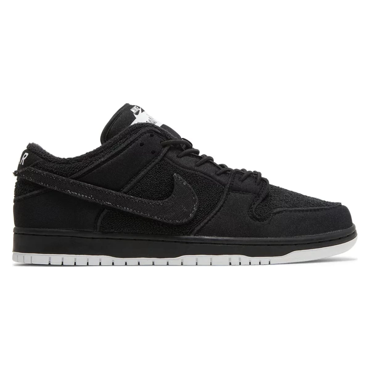 Gnarhunters x Nike SB Dunk Low