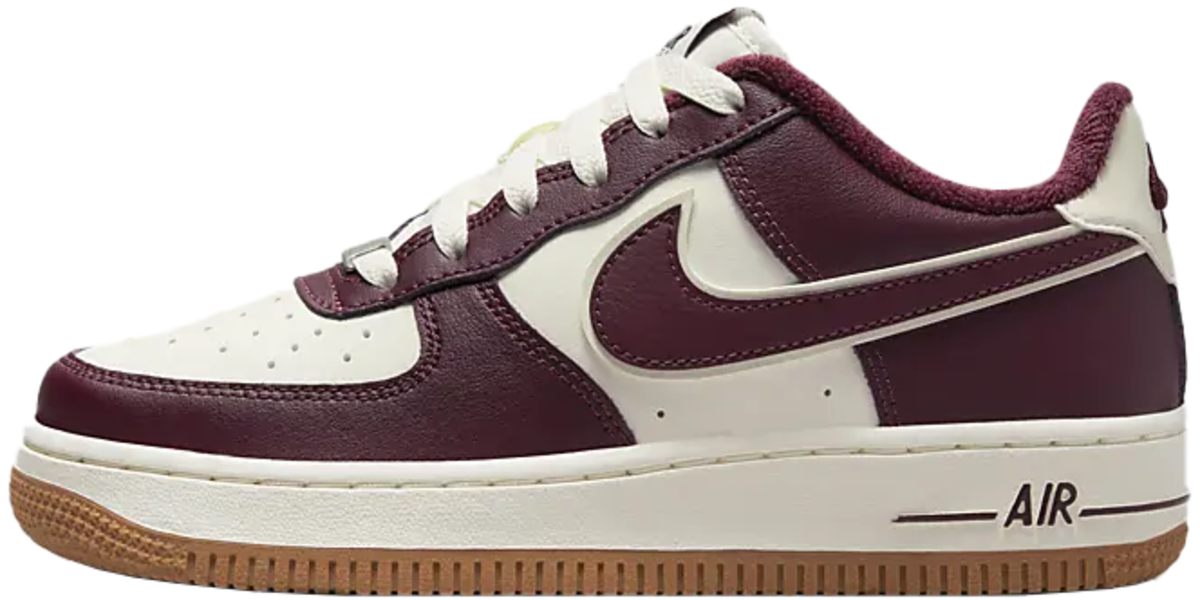Nike Air Force 1 LV8 3