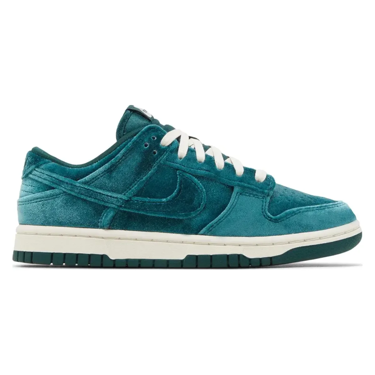 Nike Dunk Low "Green Velvet"