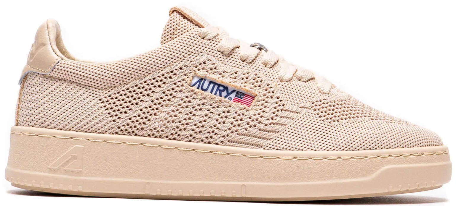 Autry Action Easeknit Low Wmns "Creme Brulee"