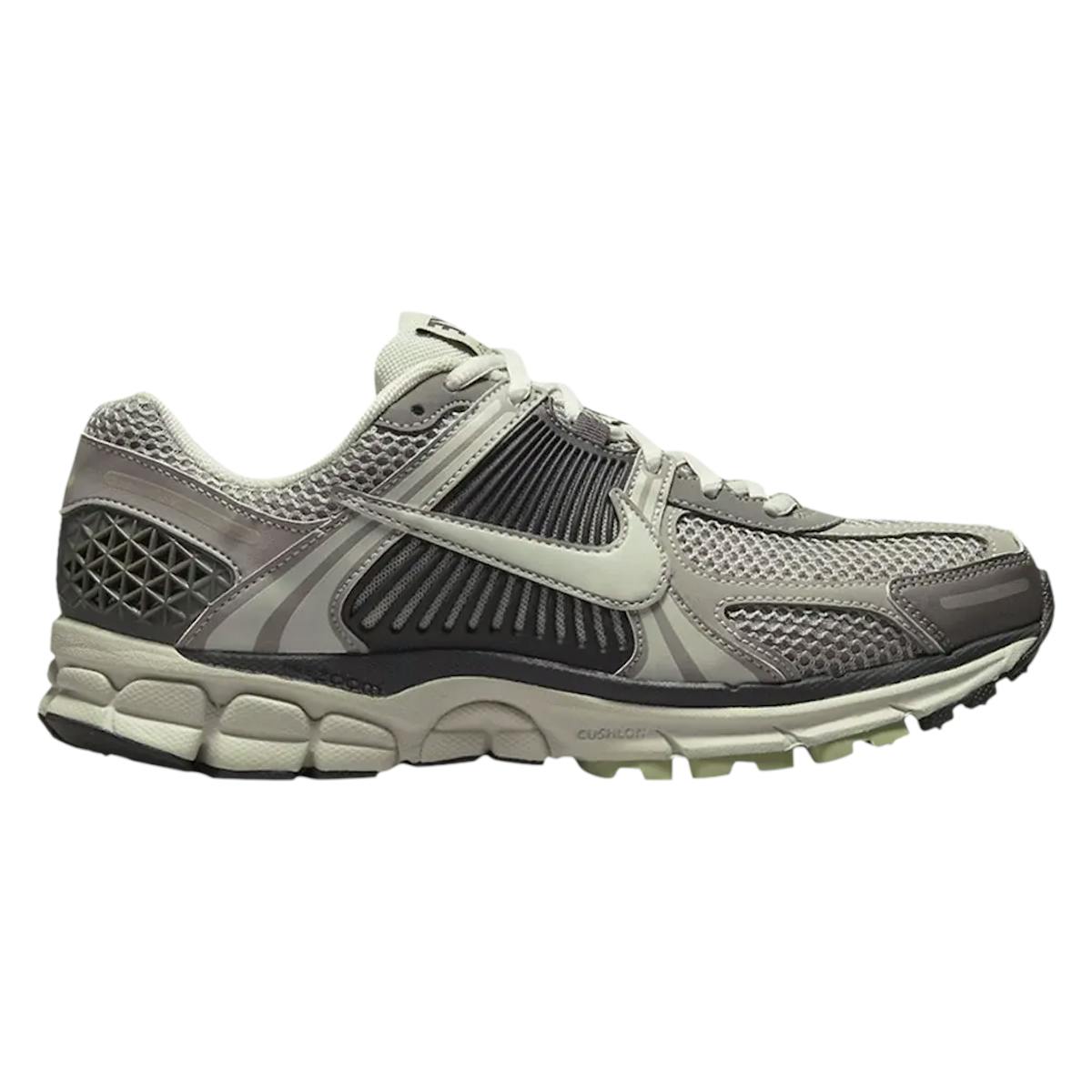 Nike Zoom Vomero 5 Wmns "Cobblestone and Flat Pewter"