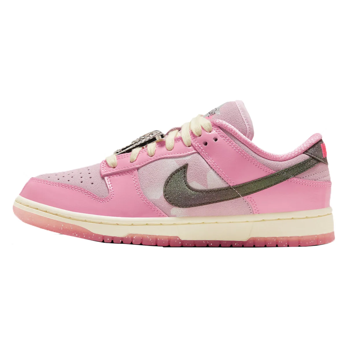 Nike Dunk Low "Barbie"