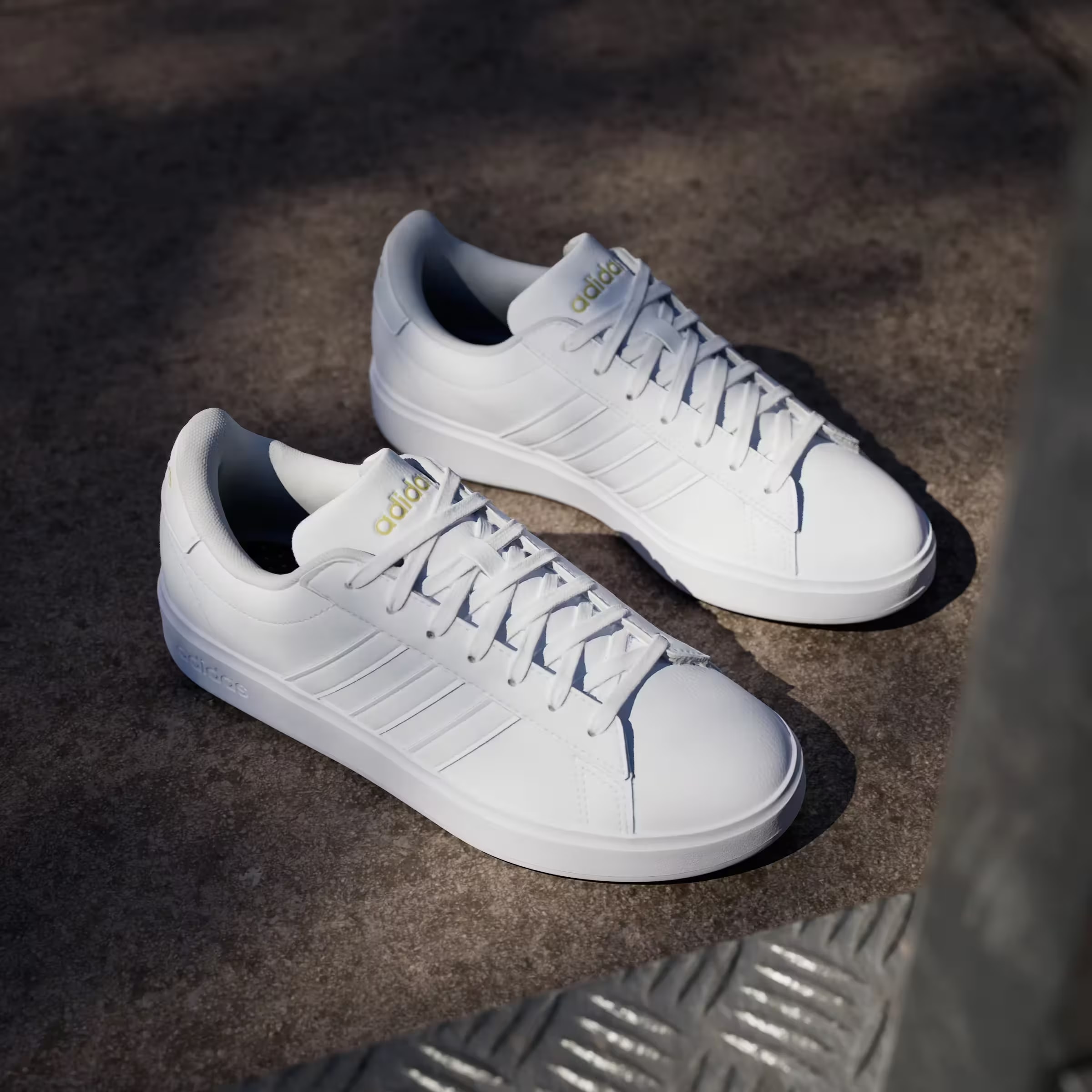 adidas Grand Court 2.0 Cloud White Gold Metallic (Women's)