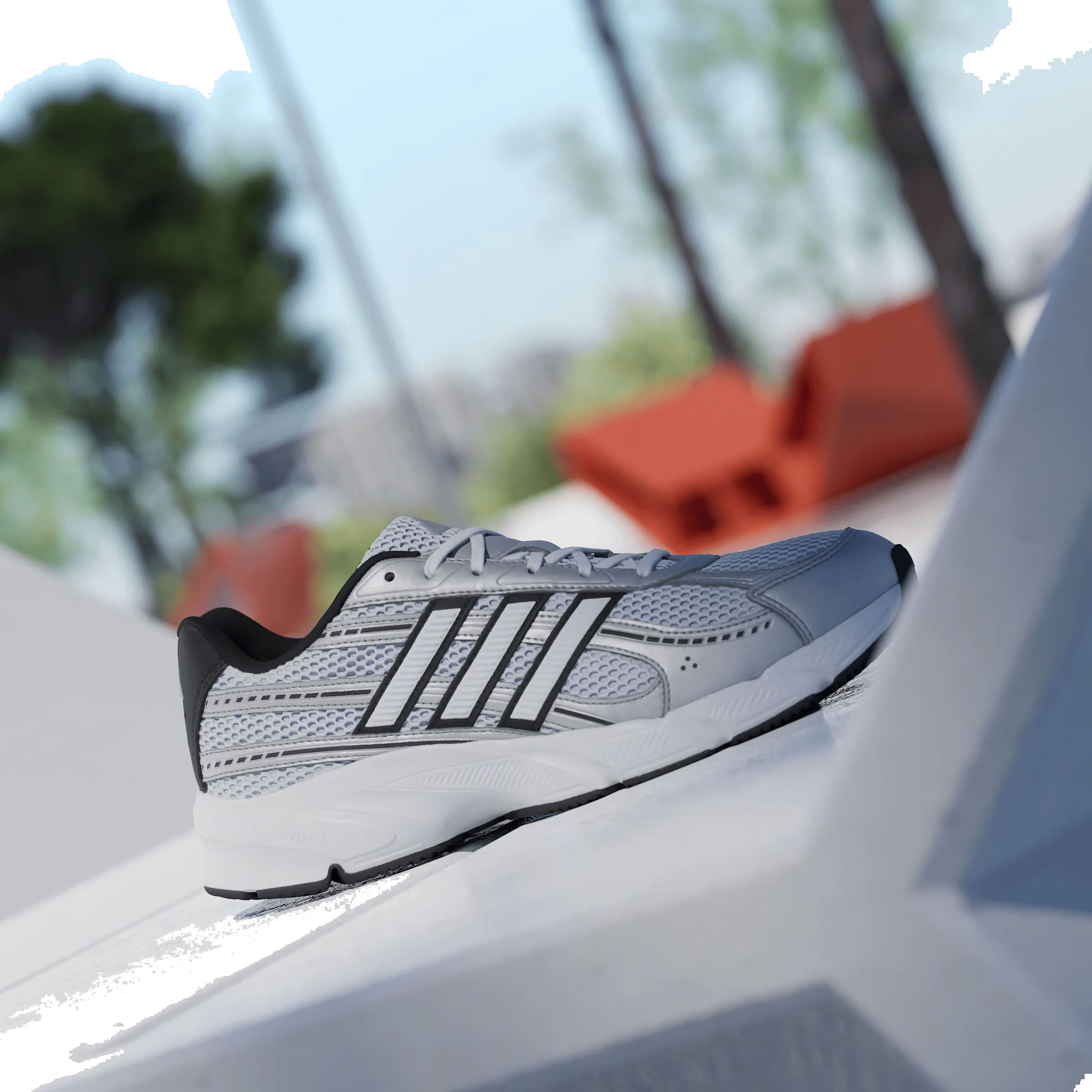 adidas TECHNOCHAOS 2000