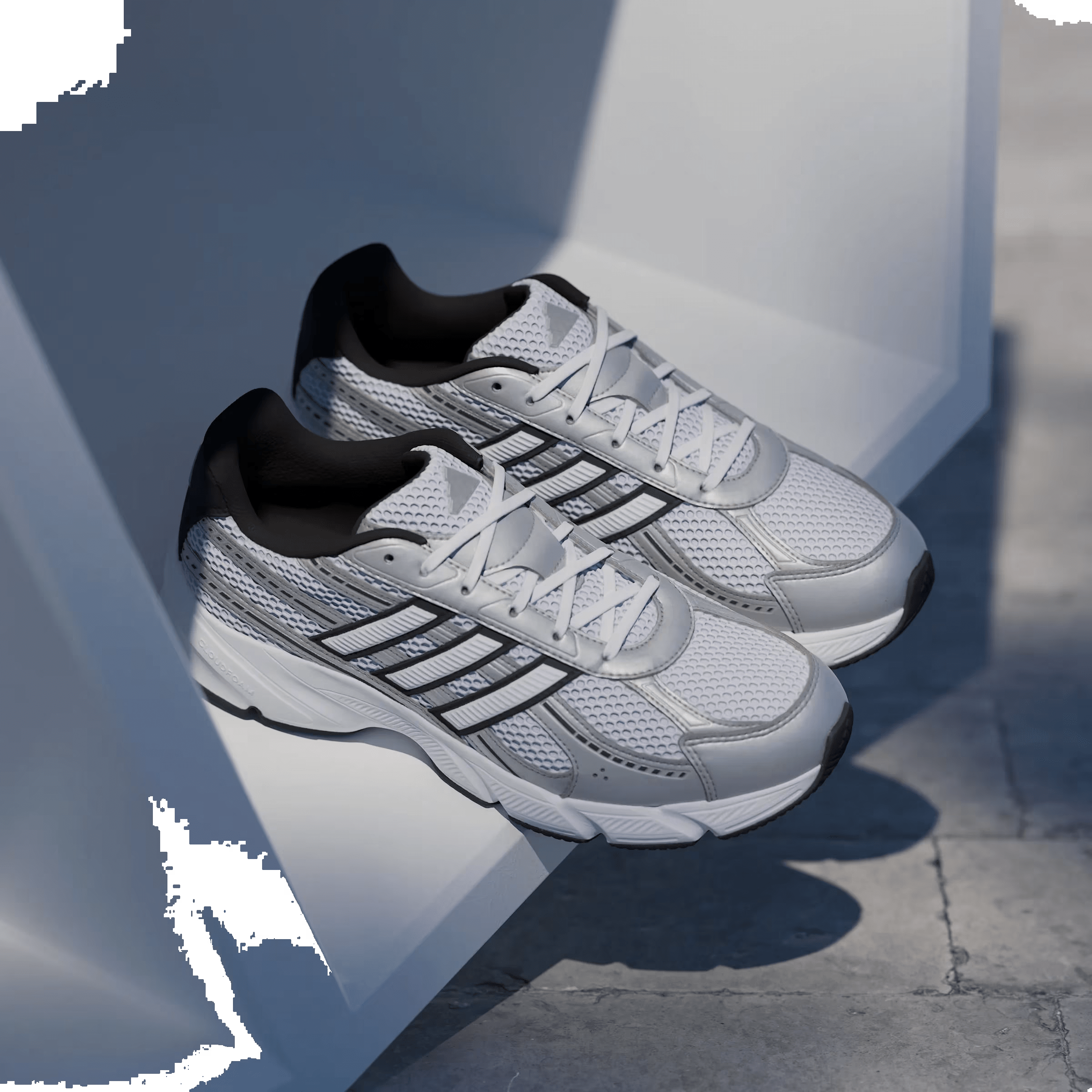 adidas TECHNOCHAOS 2000