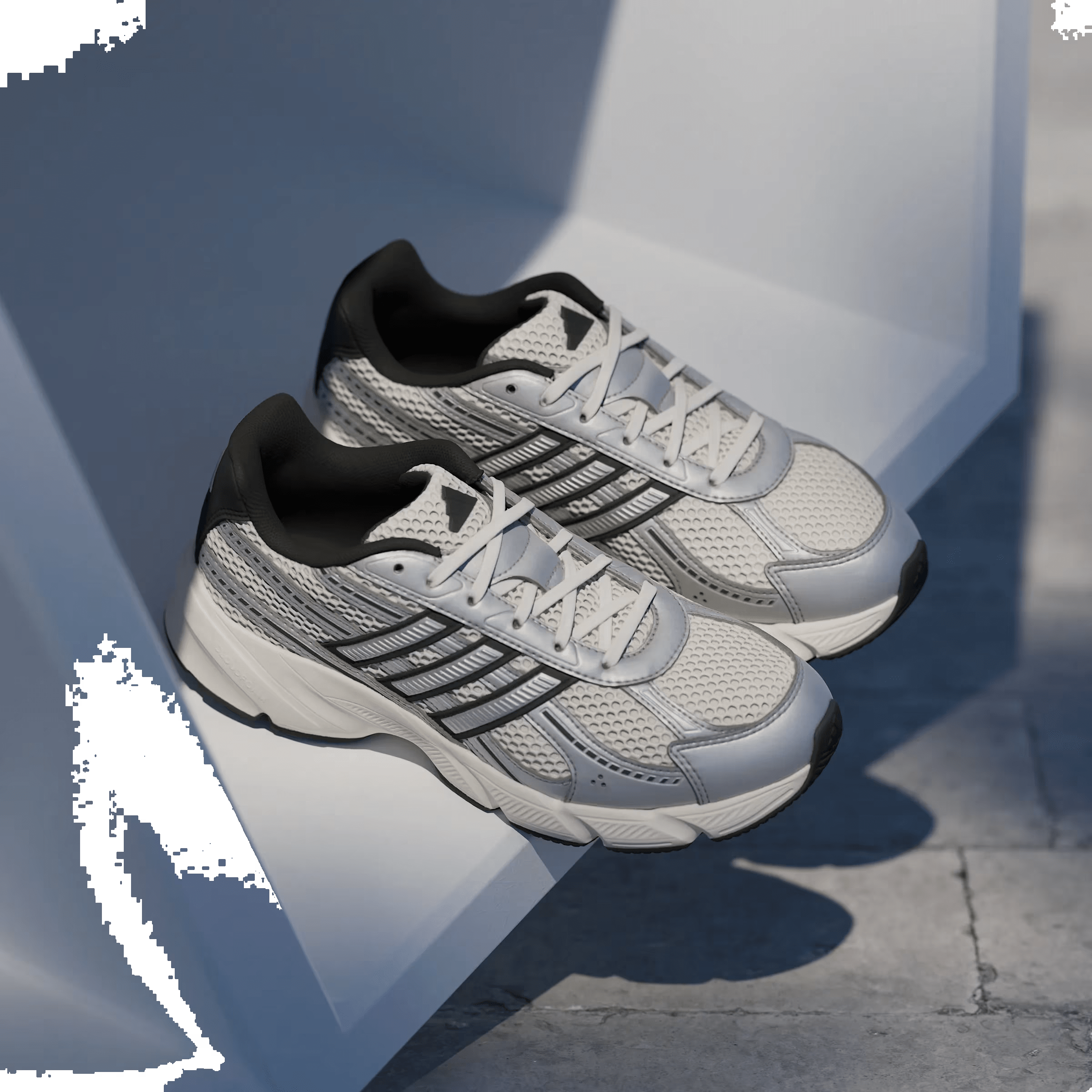 adidas TECHNOCHAOS 2000