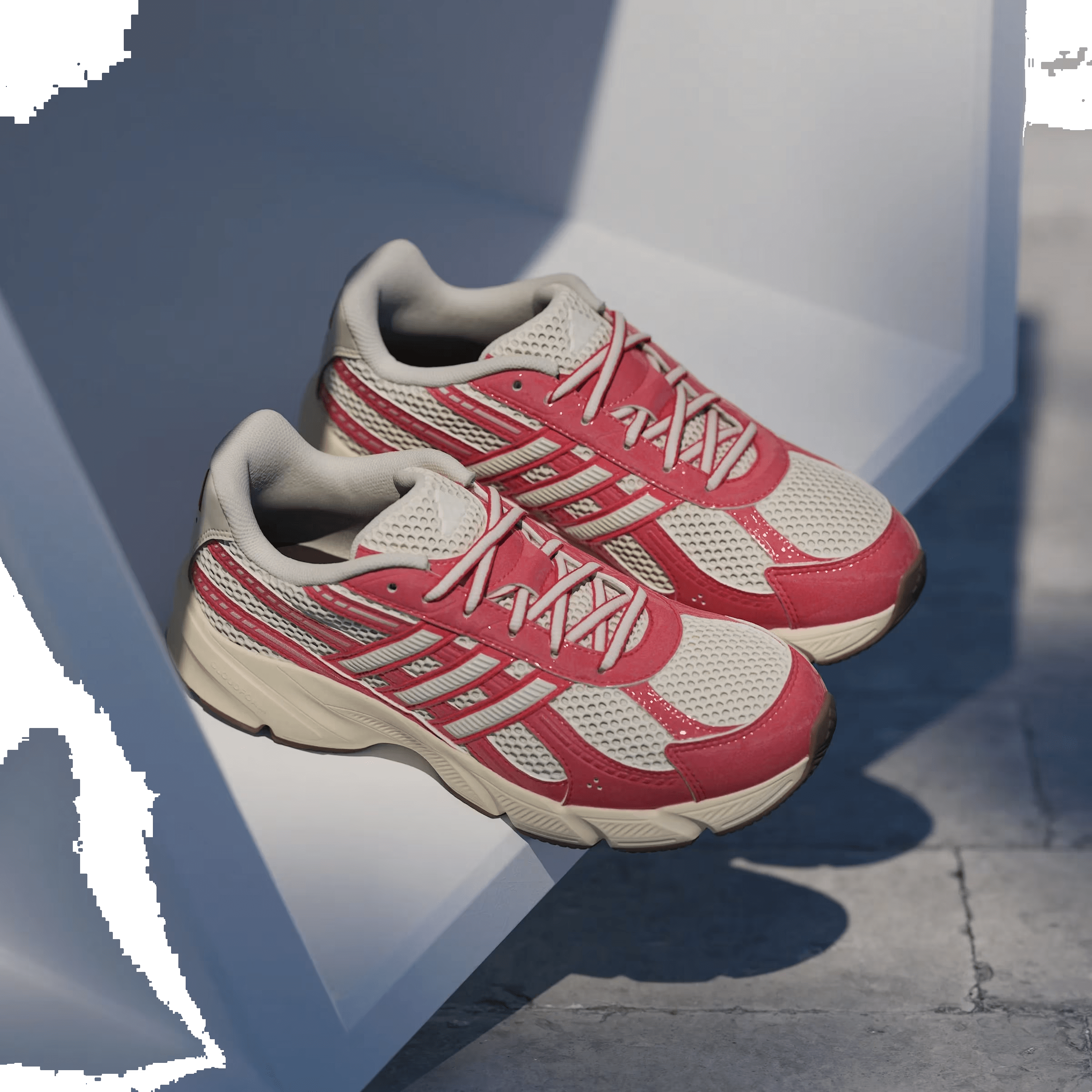 adidas TECHNOCHAOS 2000