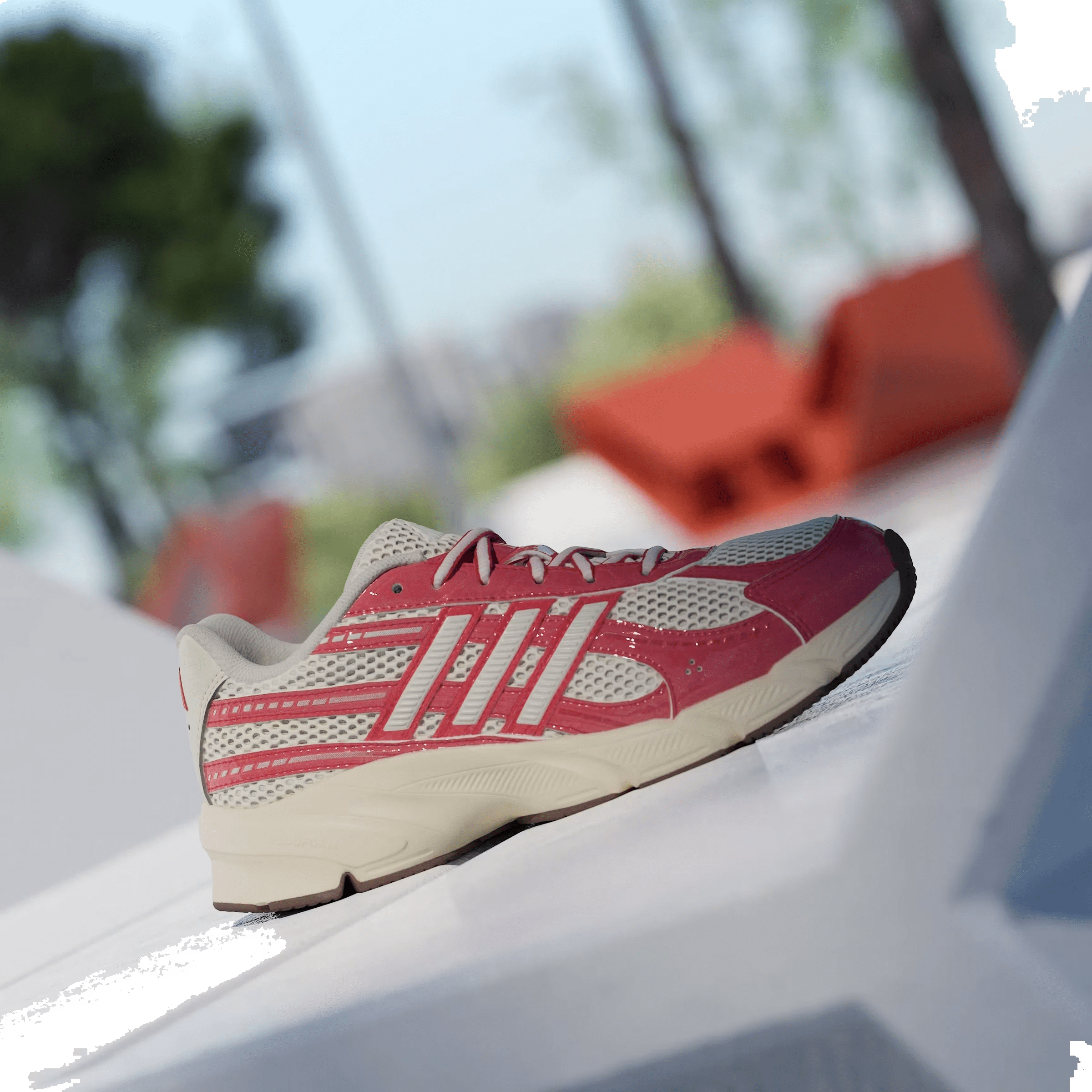 adidas TECHNOCHAOS 2000