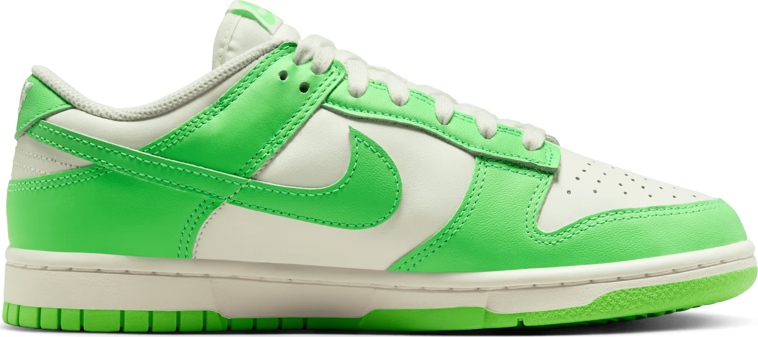 Nike Dunk Low Wmns "Green Strike"