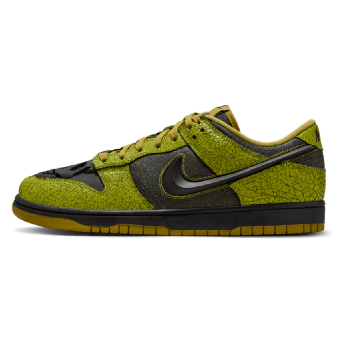 Nike Dunk Low Retro "Halloween Skull"