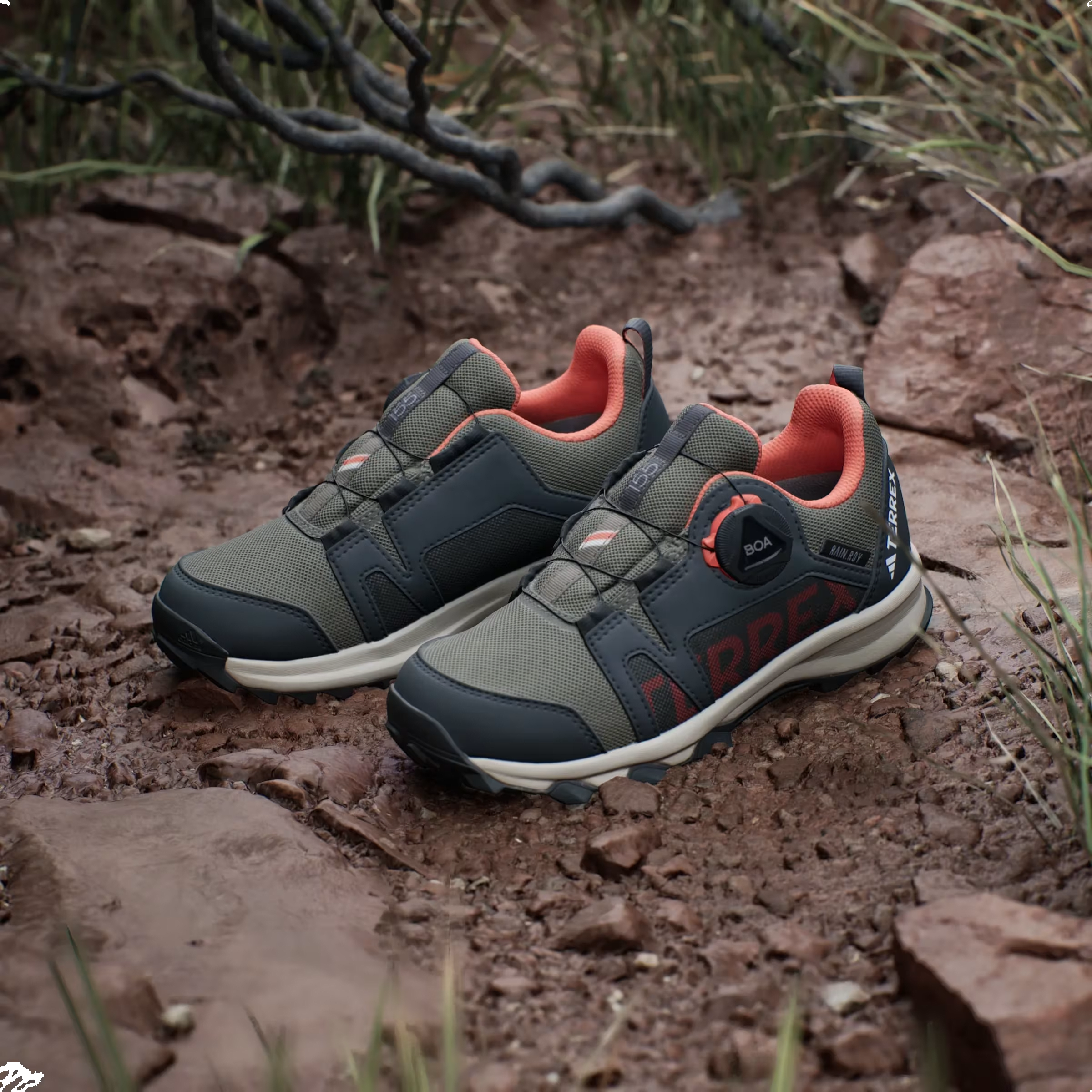 adidas Terrex Agravic BOA Rain.RDY Trail Olive Strata Semi Impact Orange Wonder Beige (GS)