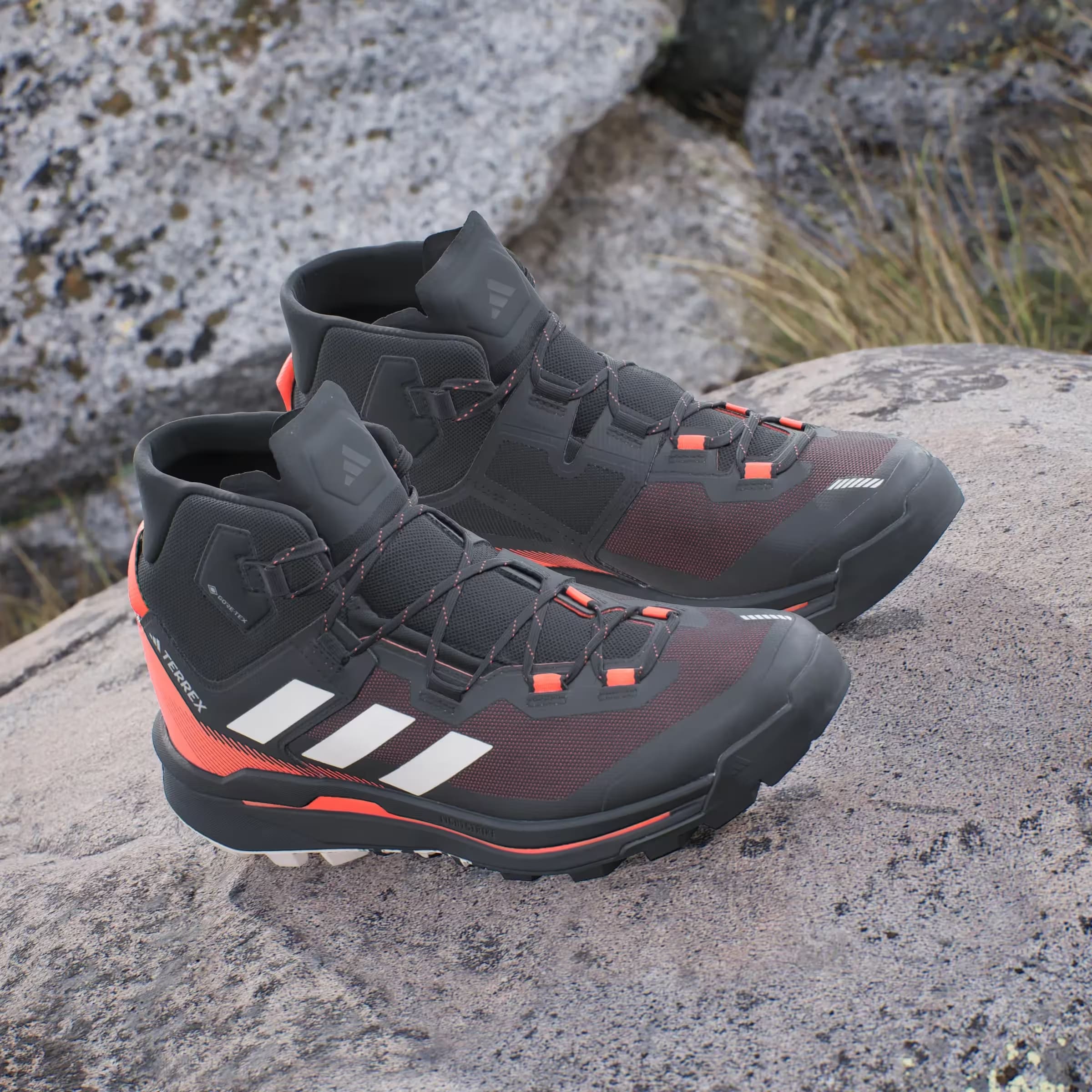 adidas Terrex Skychaser Tech Gore-Tex Core Black Wonder Beige Semi Impact Orange