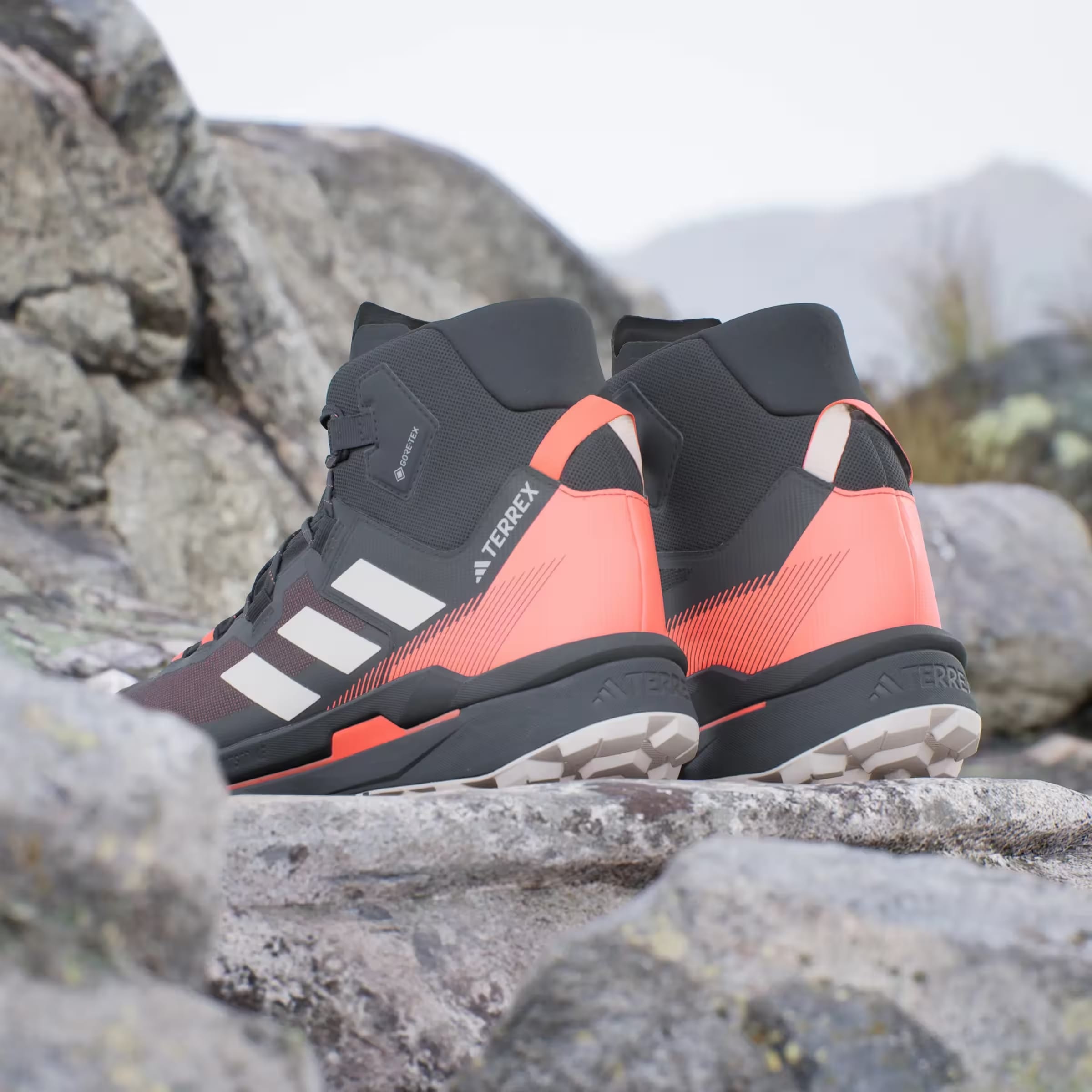 adidas Terrex Skychaser Tech Gore-Tex Core Black Wonder Beige Semi Impact Orange