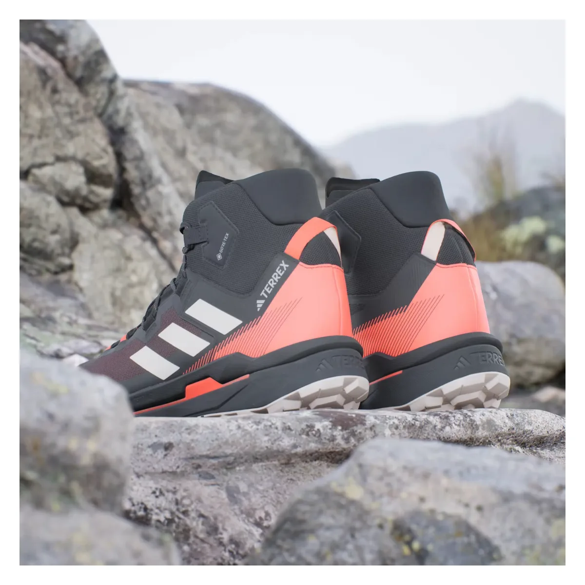 adidas Terrex Skychaser Tech Gore-Tex Core Black Wonder Beige Semi Impact Orange