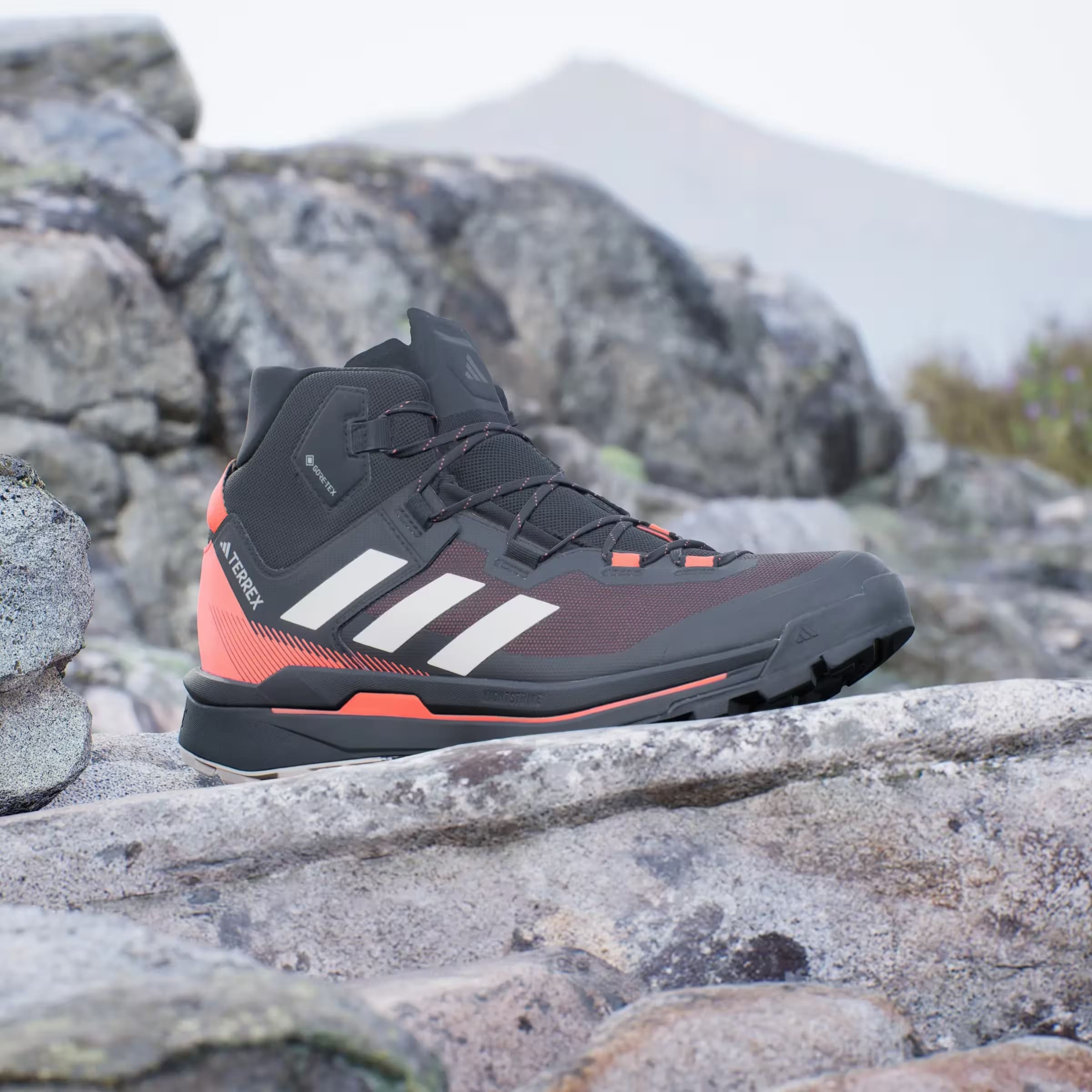 adidas Terrex Skychaser Tech Gore-Tex Core Black Wonder Beige Semi Impact Orange