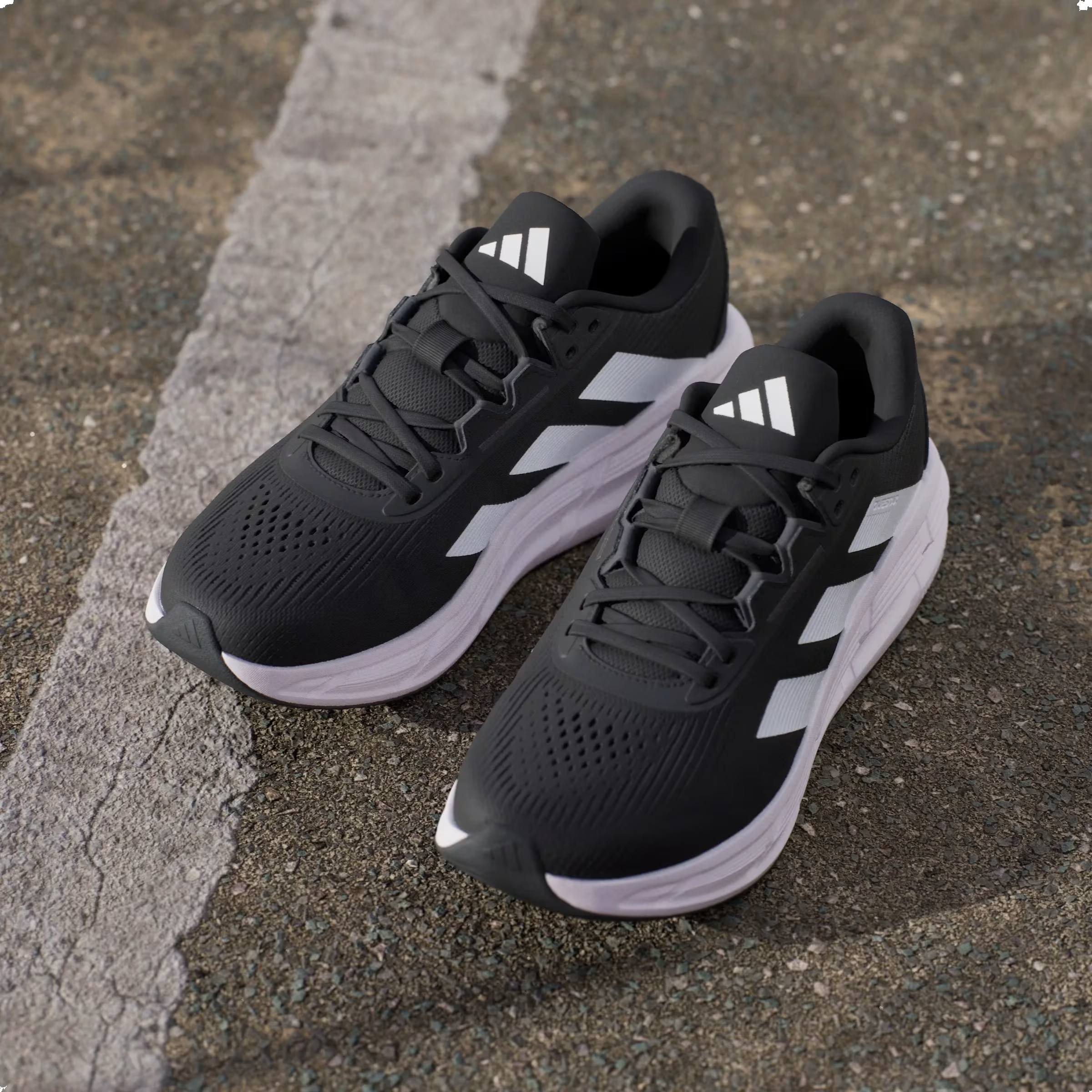 adidas Questar 3 Black White Carbon