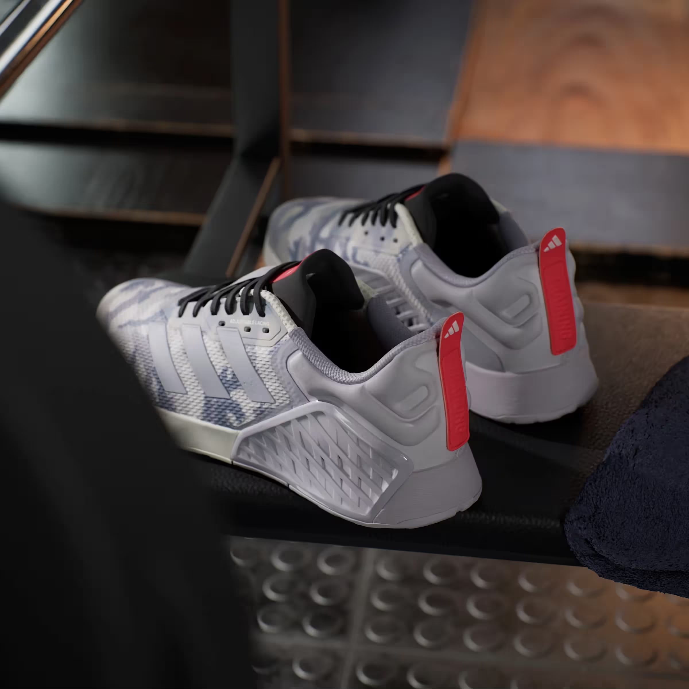 adidas Dropset 3 GFX Chalk White Glory Grey Bright Red