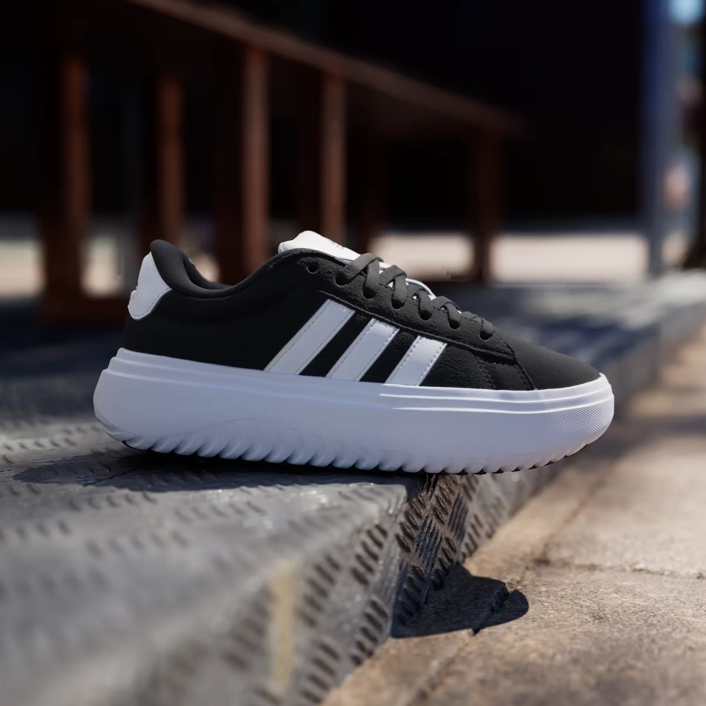 adidas Grand Court Platform