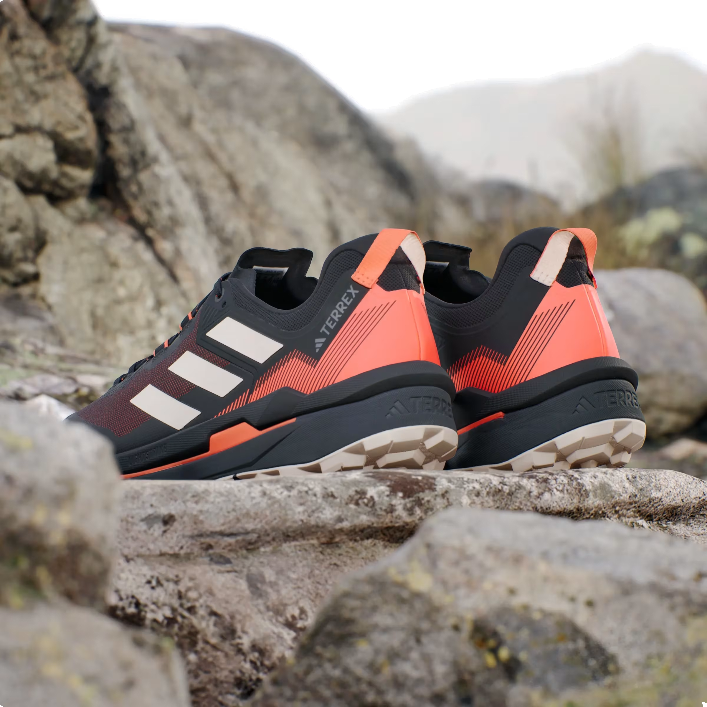 adidas Terrex Skychaser Tech Low Gore-Tex Core Black Wonder Beige Semi Impact Orange