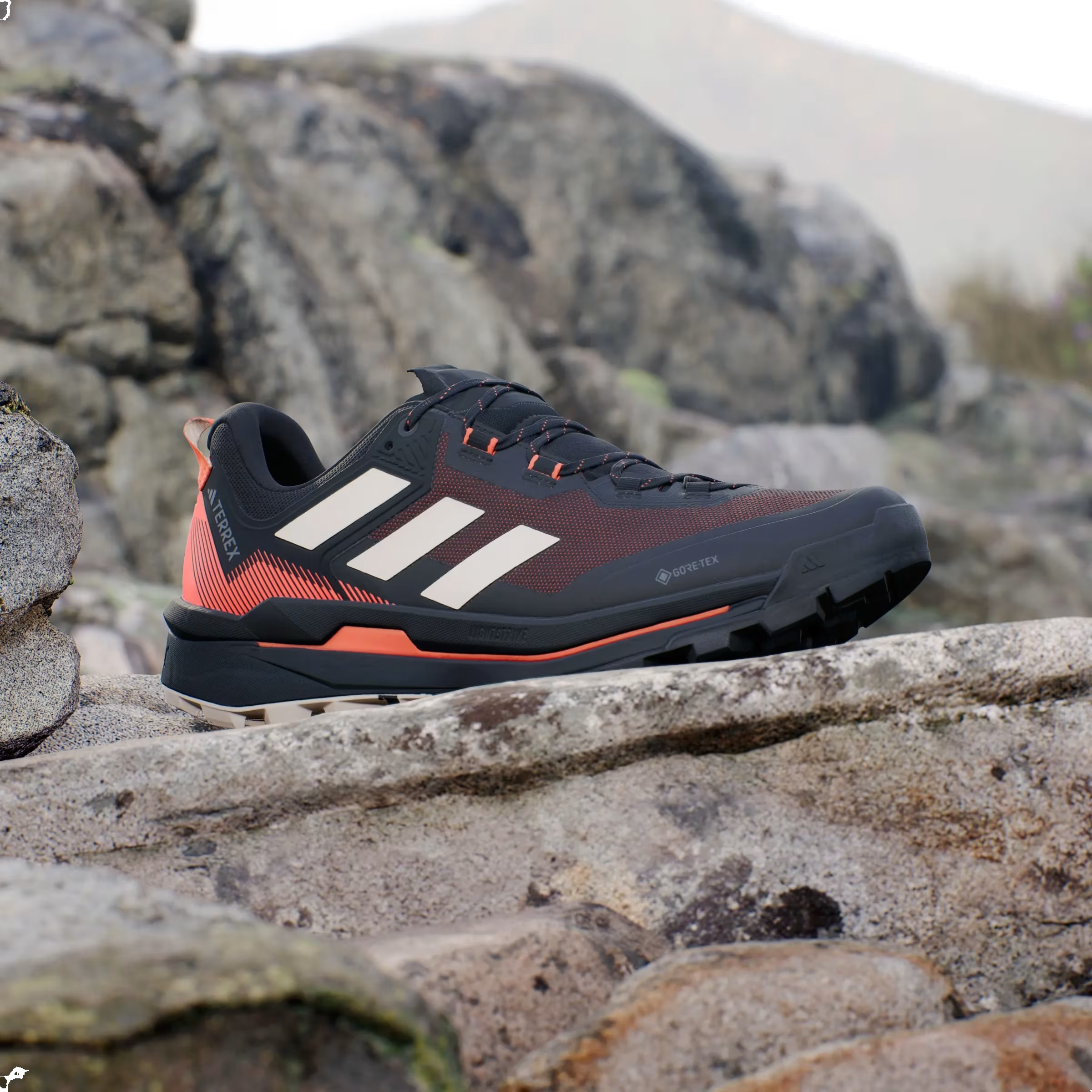 adidas Terrex Skychaser Tech Low Gore-Tex Core Black Wonder Beige Semi Impact Orange